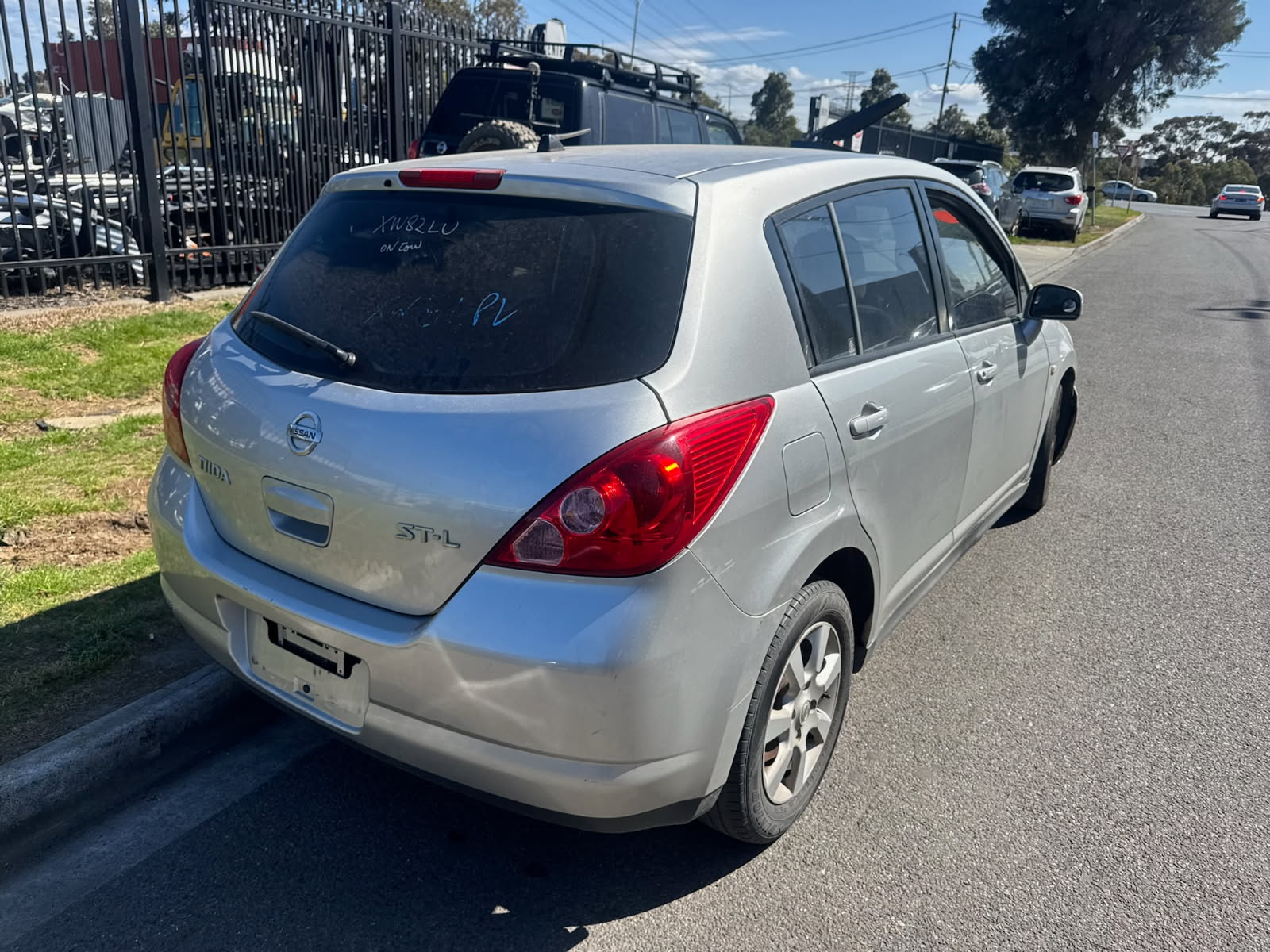 NISSAN TIIDA C11 1.8 HATCH SILVER WRECKING