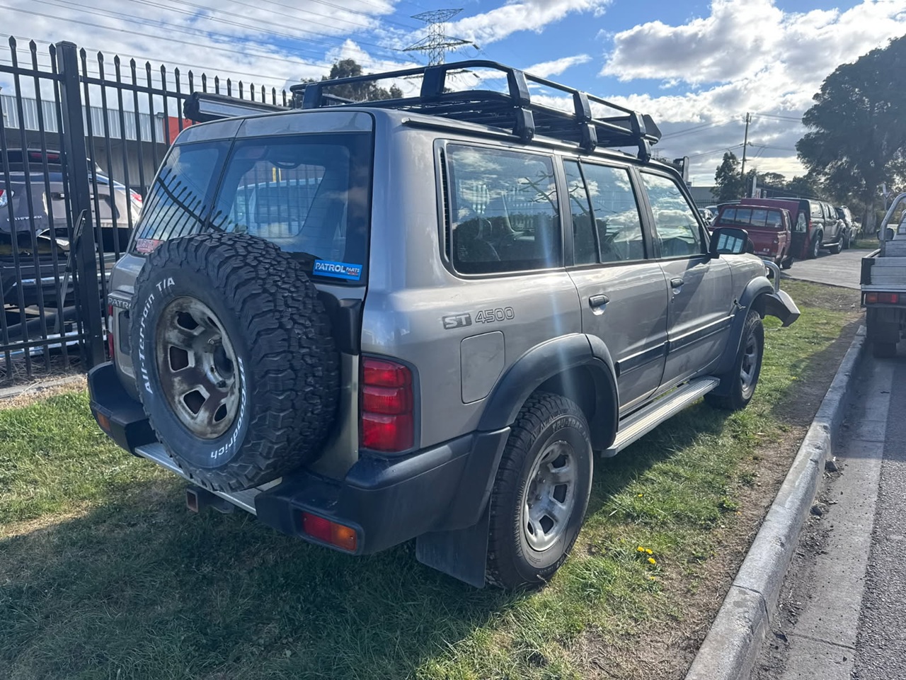 NISSAN PATROL Y61 ST WAGON TB45 PETROL 6 CYLINDER GREY WRECKING