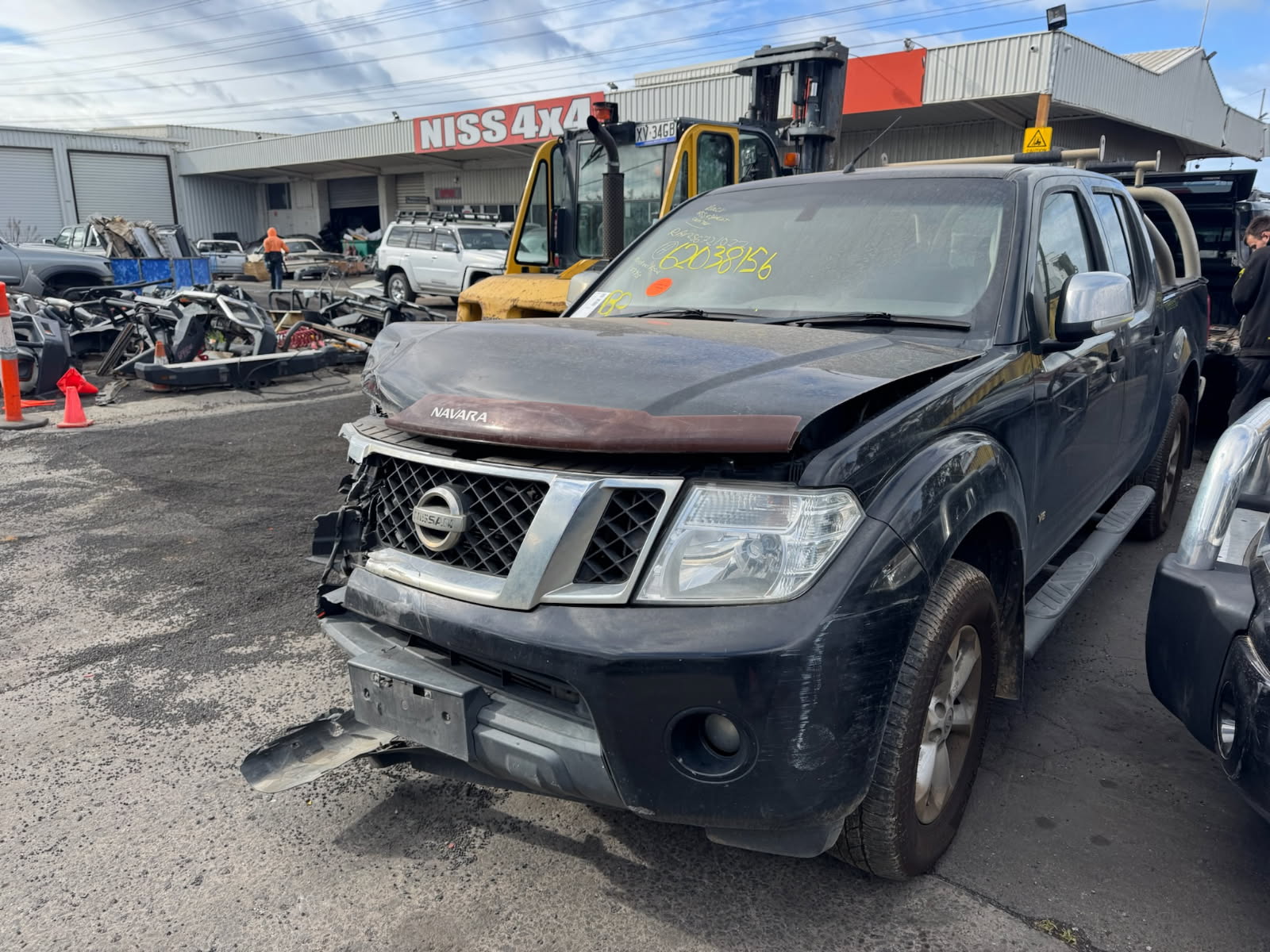 NISSAN NAVARA D40 STX 550 VSK SPAIN V6 DIESEL BLACK 2012 WRECKING