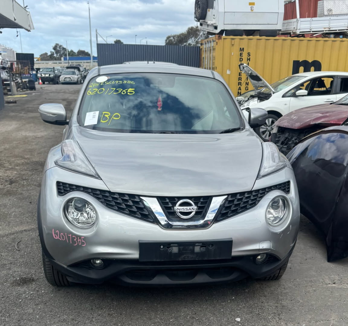 NISSAN JUKE F15 1.6 AUTO SILVER WRECKING