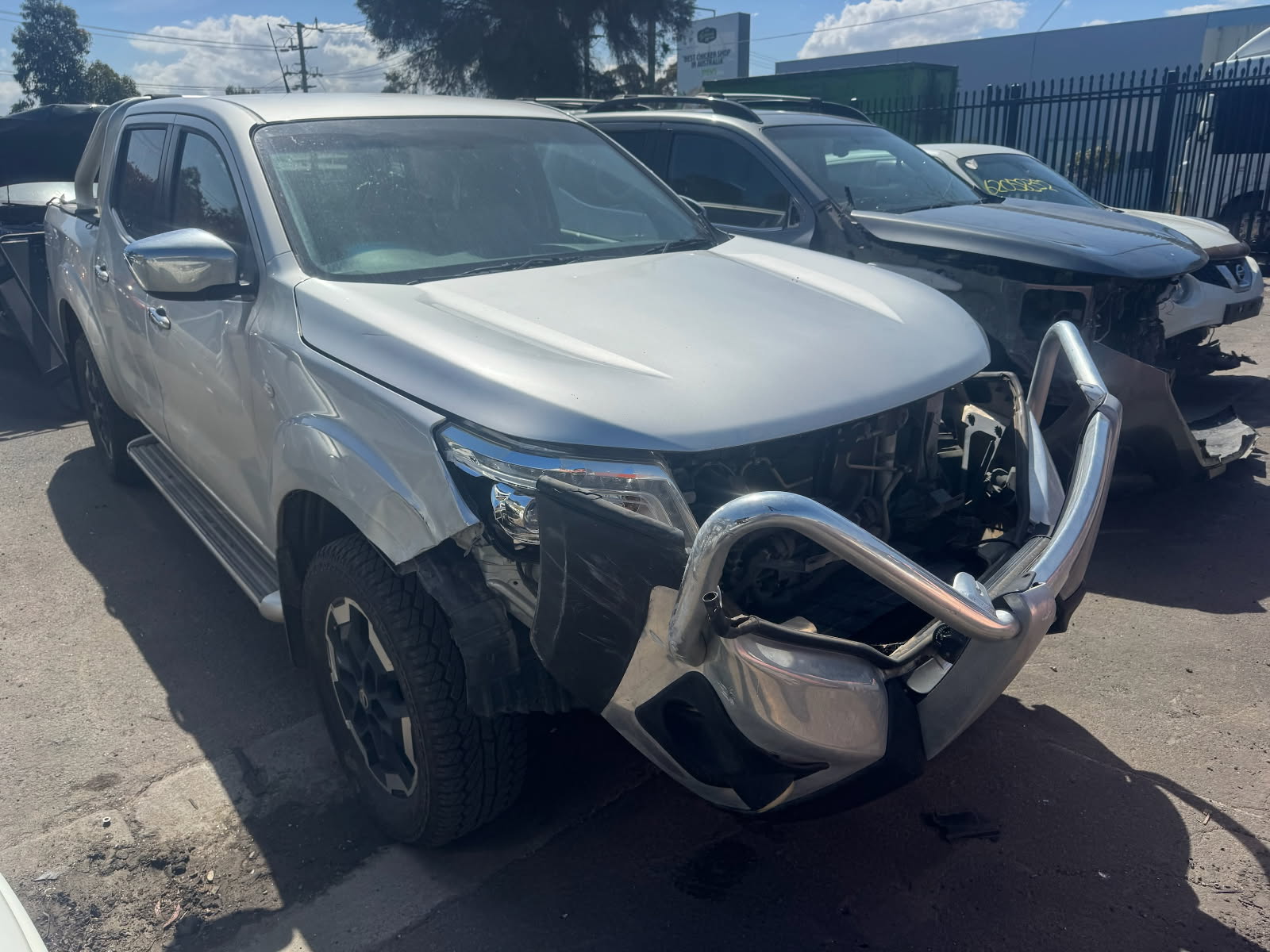 NISSAN NAVARA D23 NP300 DUALCAB DIESEL SILVER 2019 WRECKING