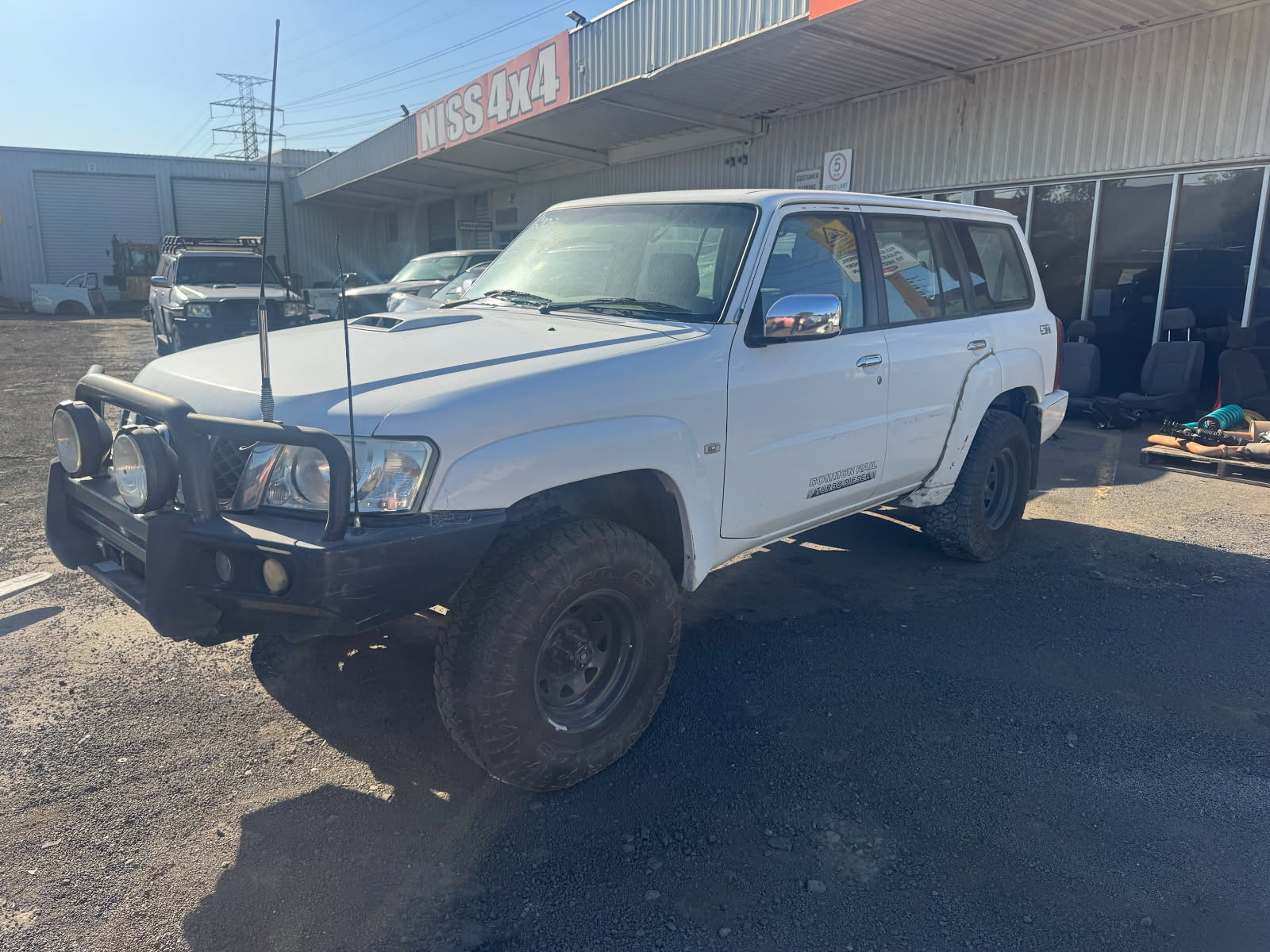 NISSAN PATROL Y61 GU WAGON ZD30 S4 WHITE WRECKING