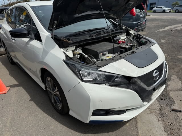 NISSAN LEAF ZE1 ELECTRIC VEHICLE WHITE WRECKING