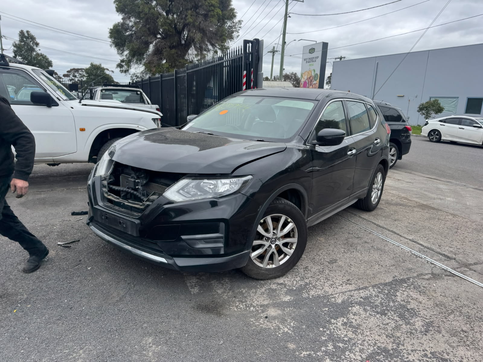 NISSAN X-TRAIL T32 QR25 AUTO BLACK 2018 WRECKING