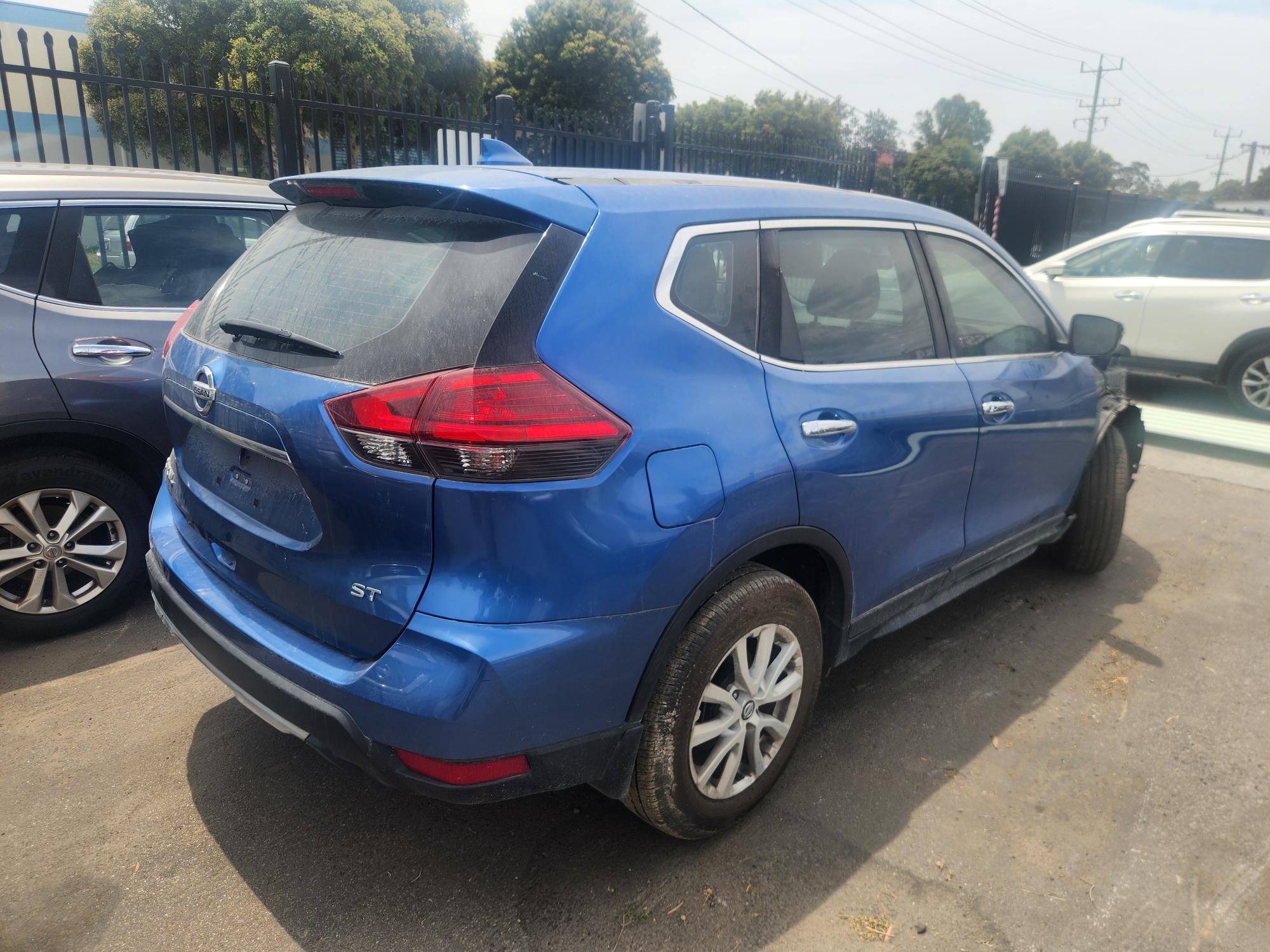 NISSAN X-TRIL T32 ST S2 PETROL AUTO BLUE WRECKING