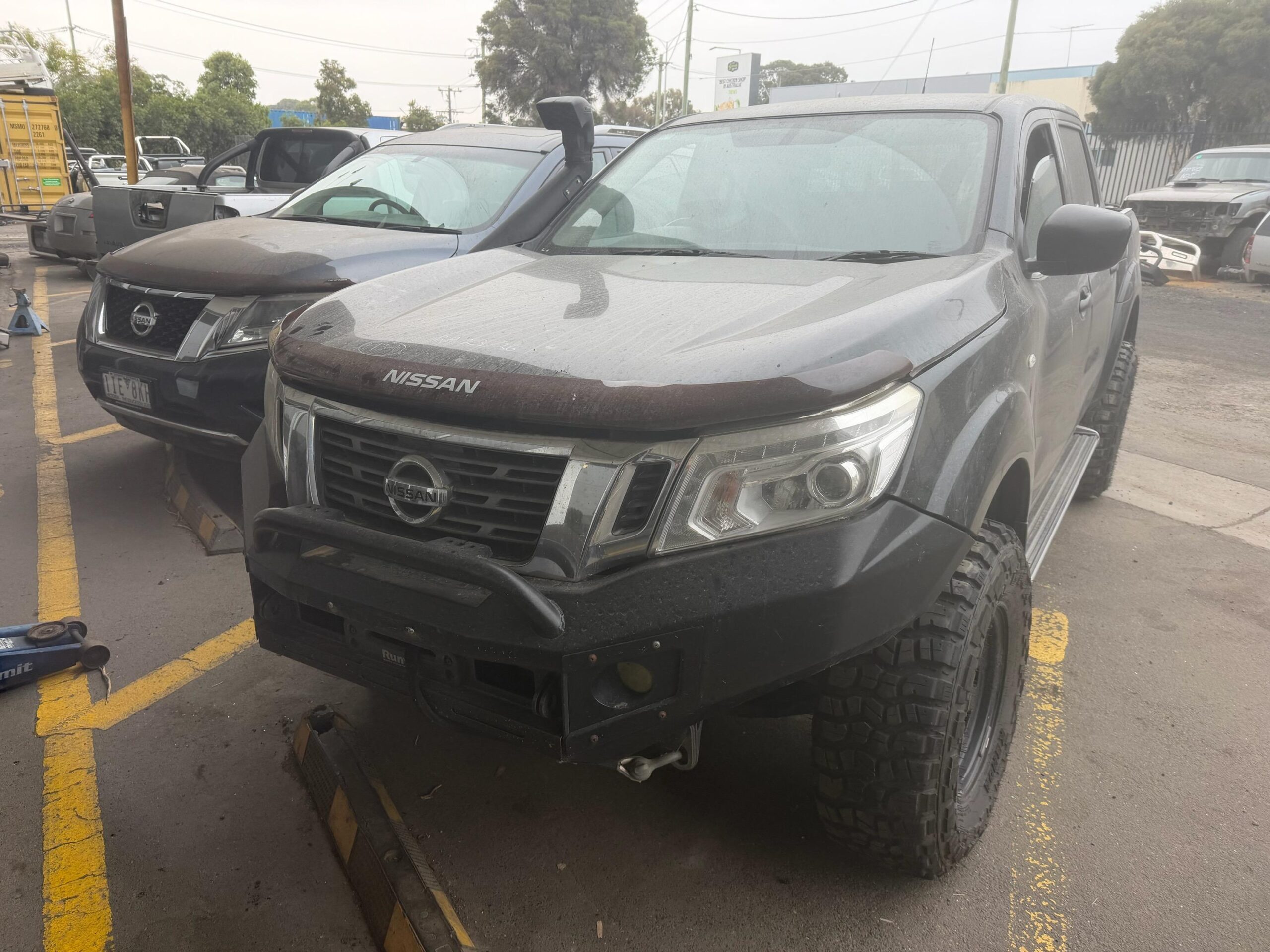 NISSAN NAVARA D23 YS23 DIESEL GREY WRECKING
