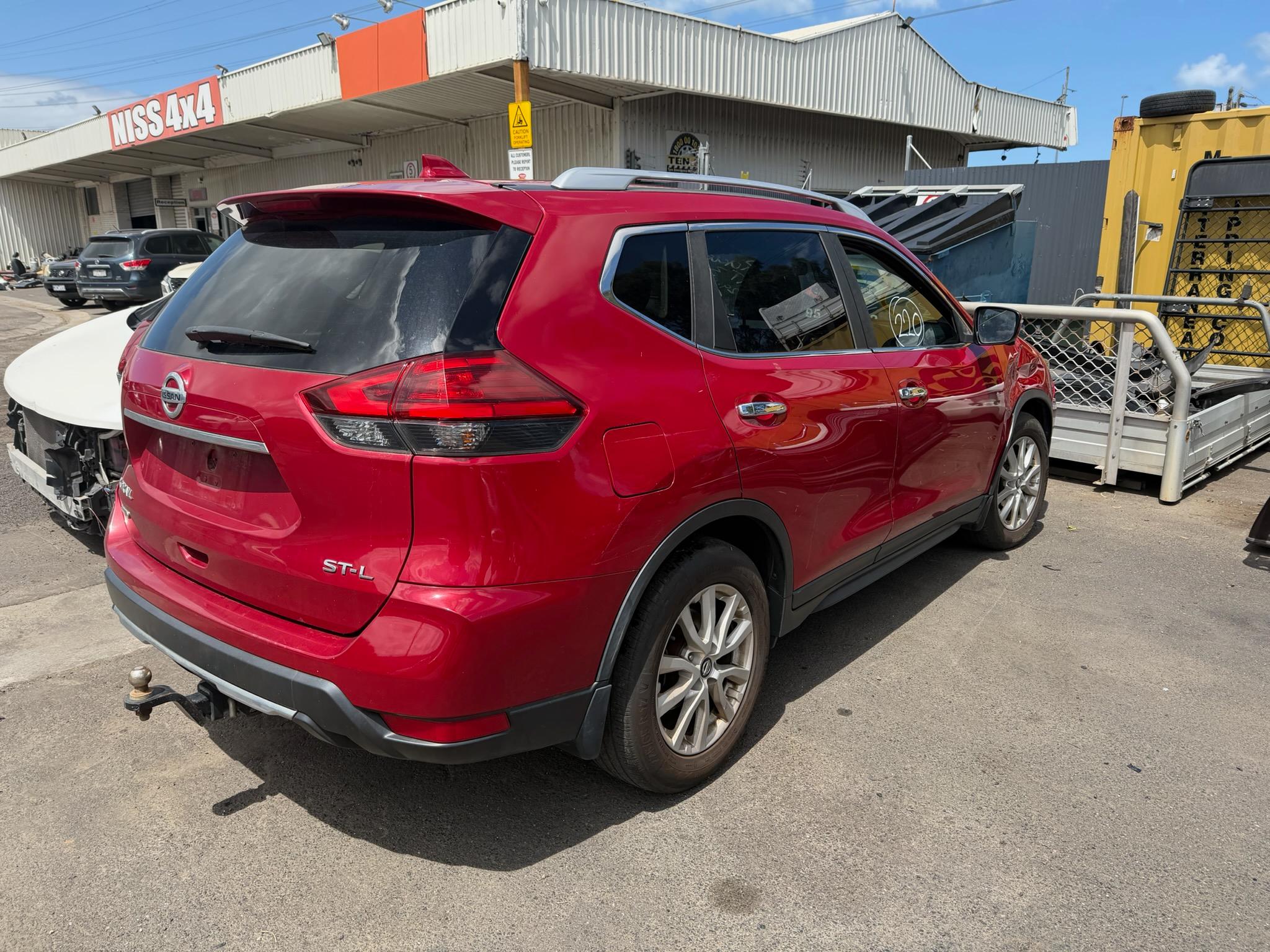 NISSAN X-TRAIL T32 ST-L QR25 AUTO RED 2019 WRECKING
