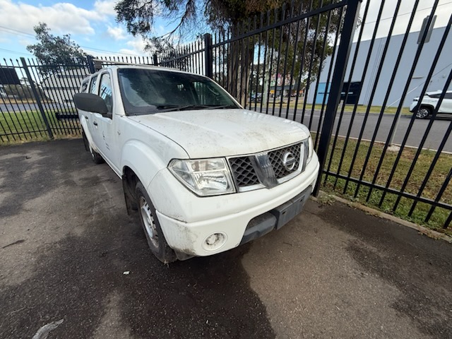 NISSAN NAVARA D40 MNT YD25 TURBO DIESEL WHITE CANOPY WRECKING