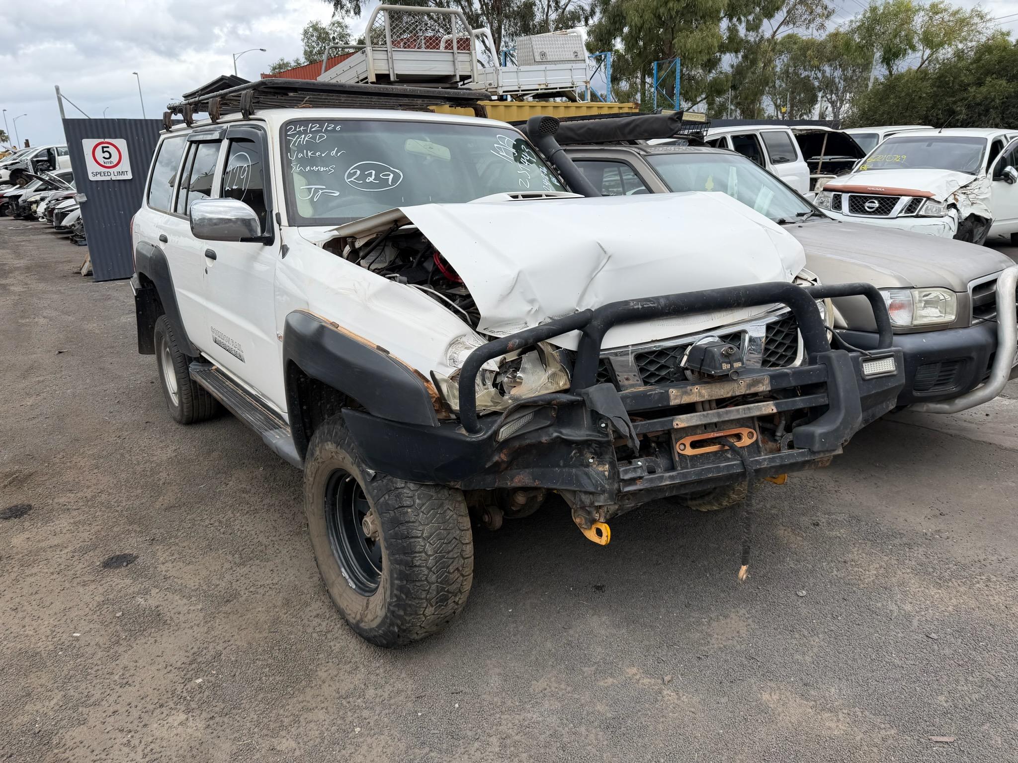 NISSAN PATROL Y61 S4 WAGON WHITE  WRECKING