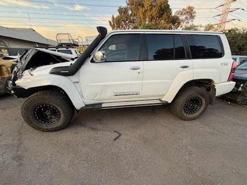 NISSAN PATROL Y61 GU WAGON ST ZD30 CRD WHITE WRECKING
