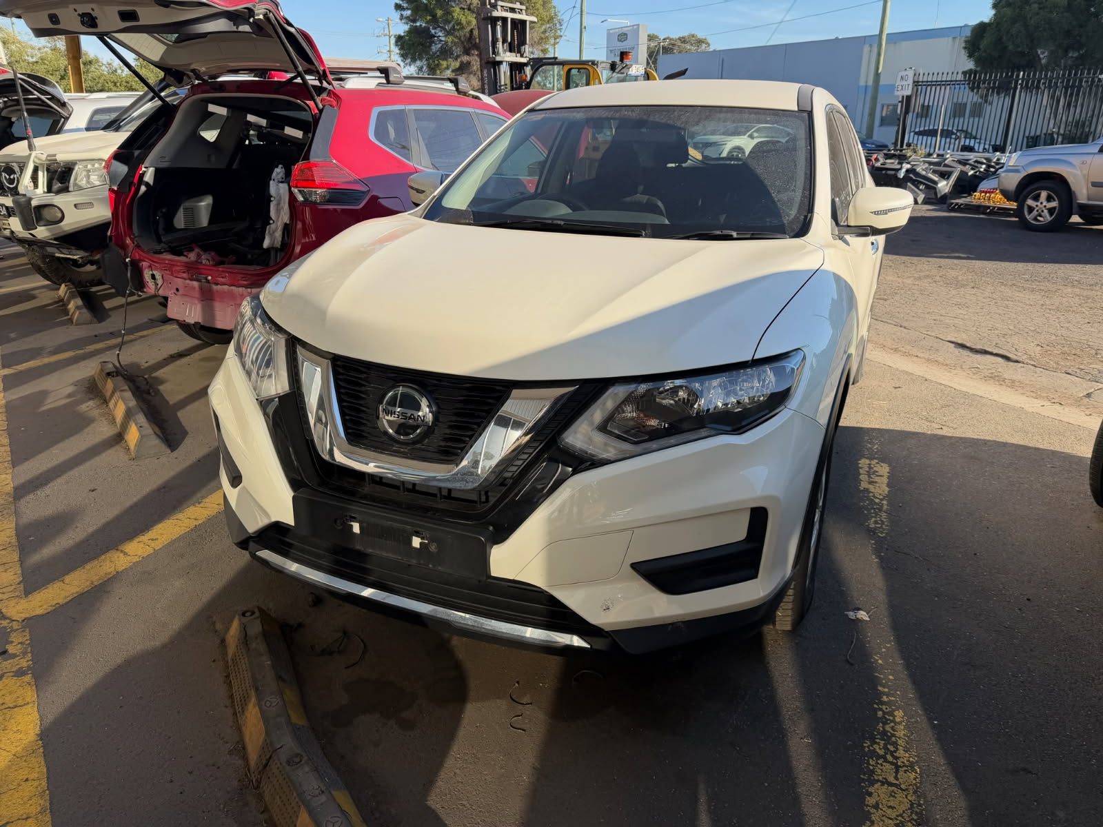 NISSAN X-TRAIL T32 SERIES 2 QR25 AUTO 2020 WHITE WRECKING
