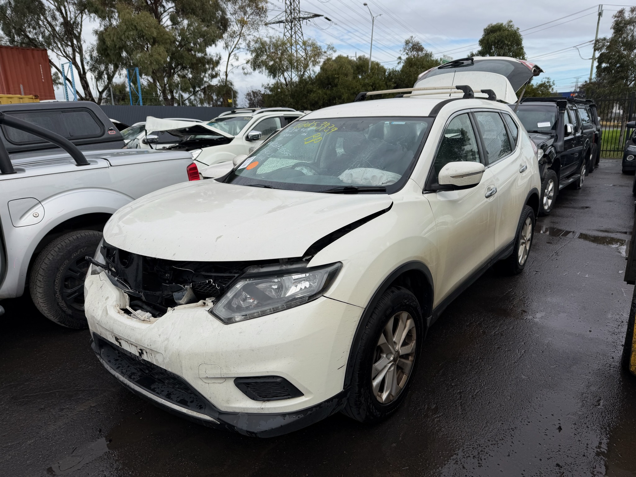 NISSAN X-TRAIL T32 ST 4WD QR25 AUTO WHITE WRECKING