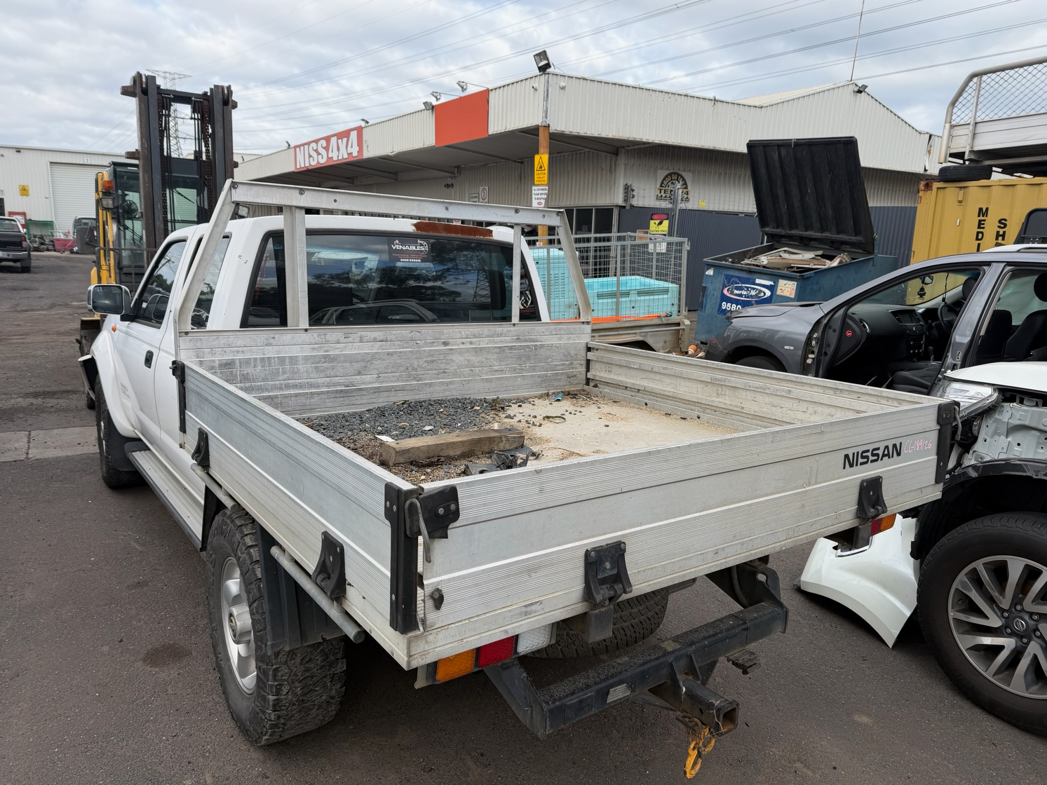 NISSAN NAVARA D22 ST-R DUALCAB YD25 DIESEL WHITE WRECKING