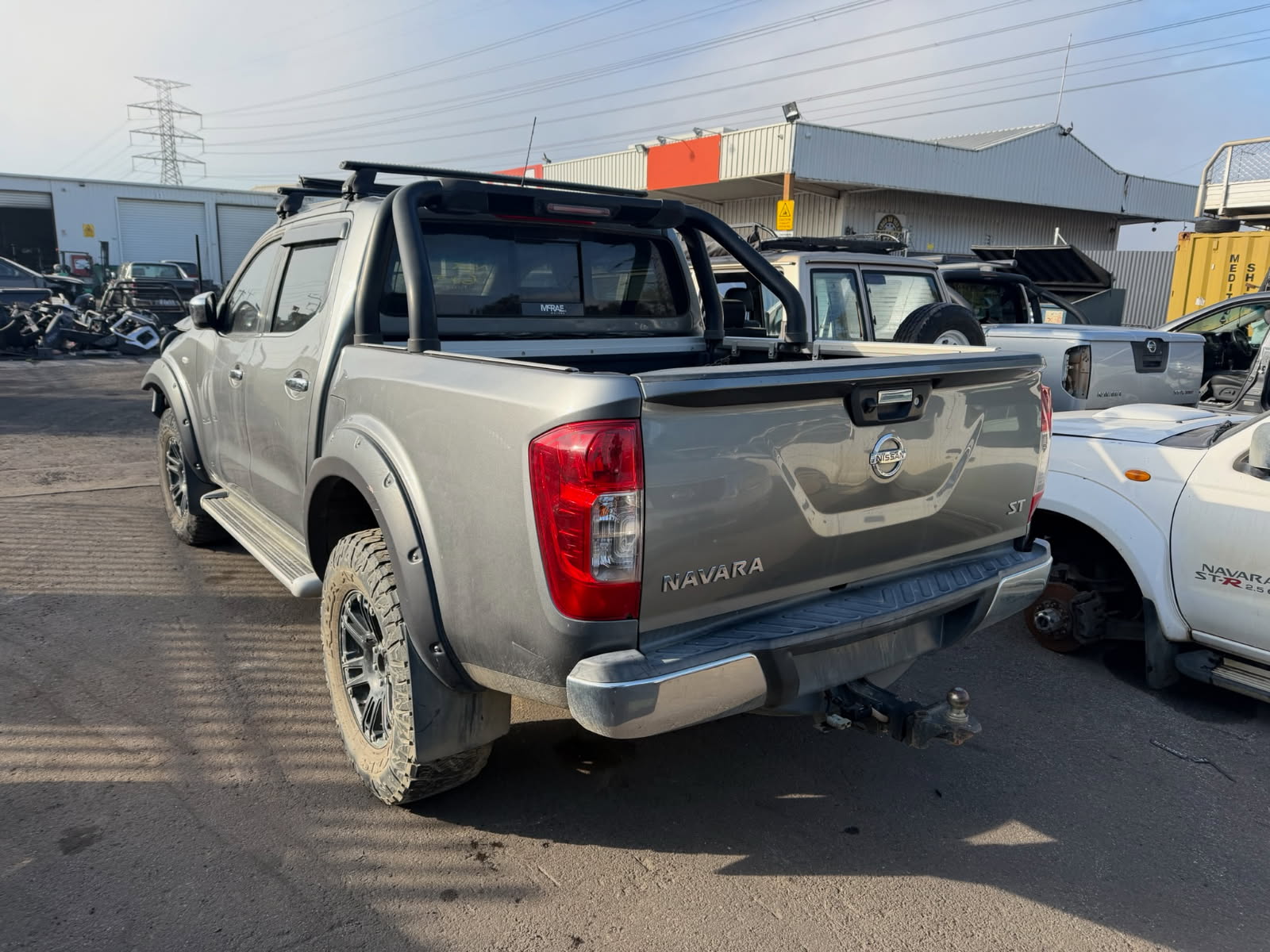 NISSAN NAVARA D23 NP300 YS23 DIESEL 4X4 DUALCAB GREY WRECKING
