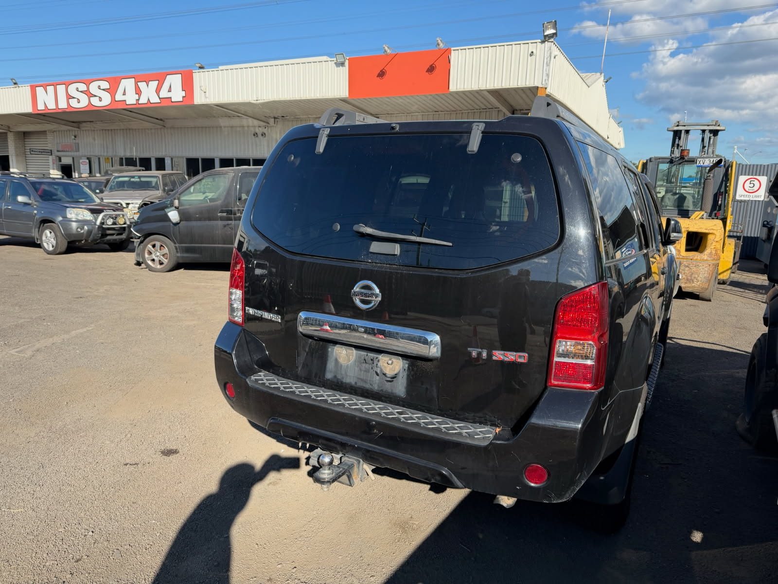 NISSAN PATHFINDER Ti 550 V9X V6 DIESEL AUTO 4X4 WRECKING