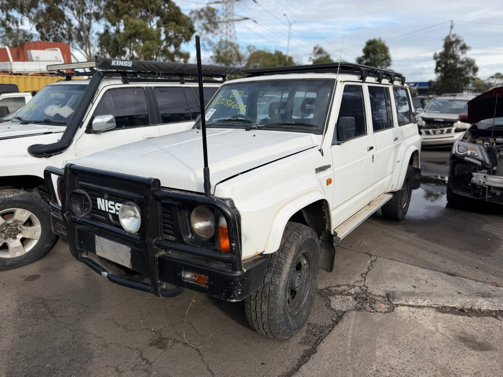 NISSAN PATROL Y60 GQ 4.2 WAGON WHITE WRECKING