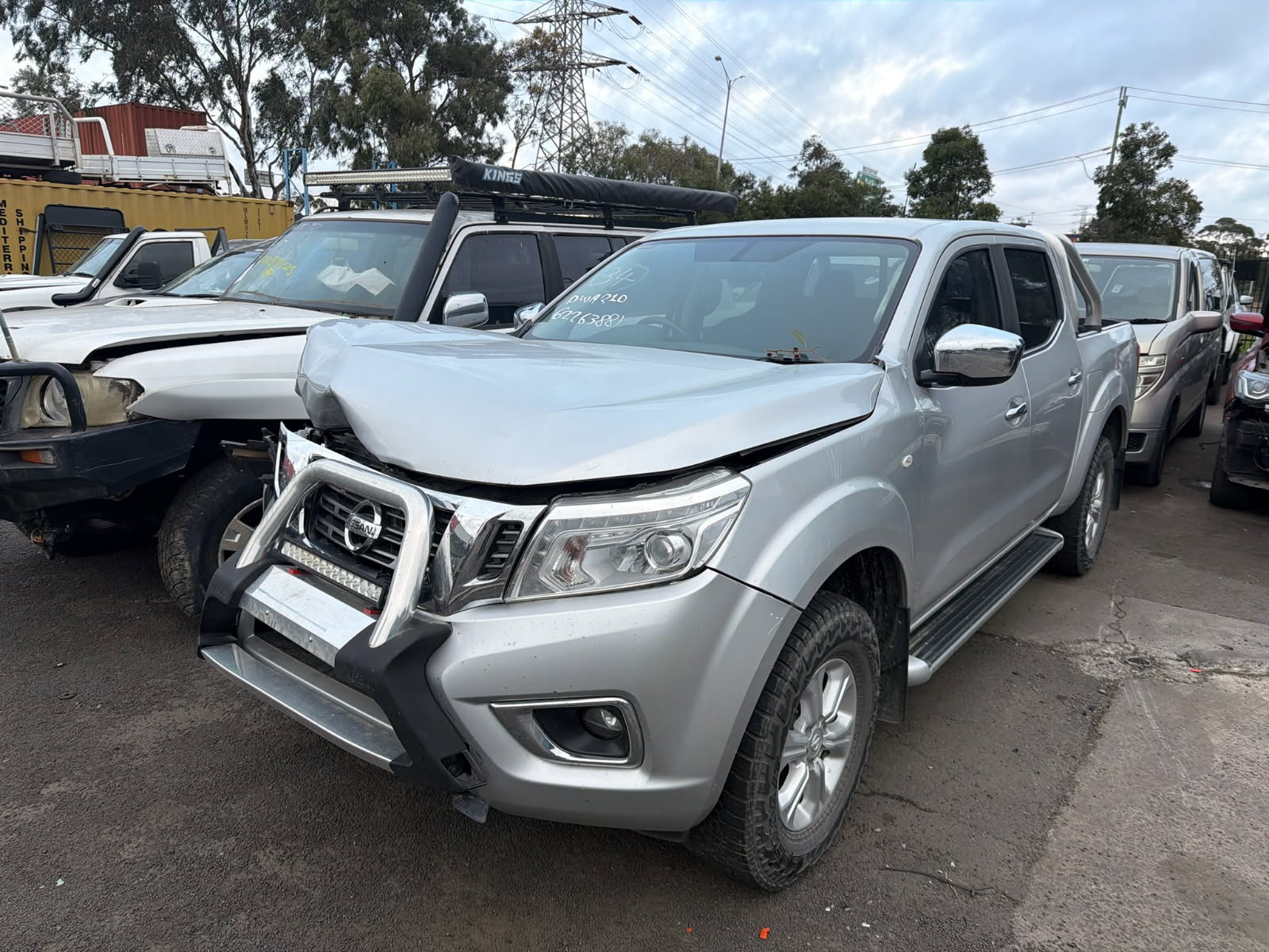 NISSAN NAVARA D23 ST DIESEL TWIN TURBO SILVER WRECKING