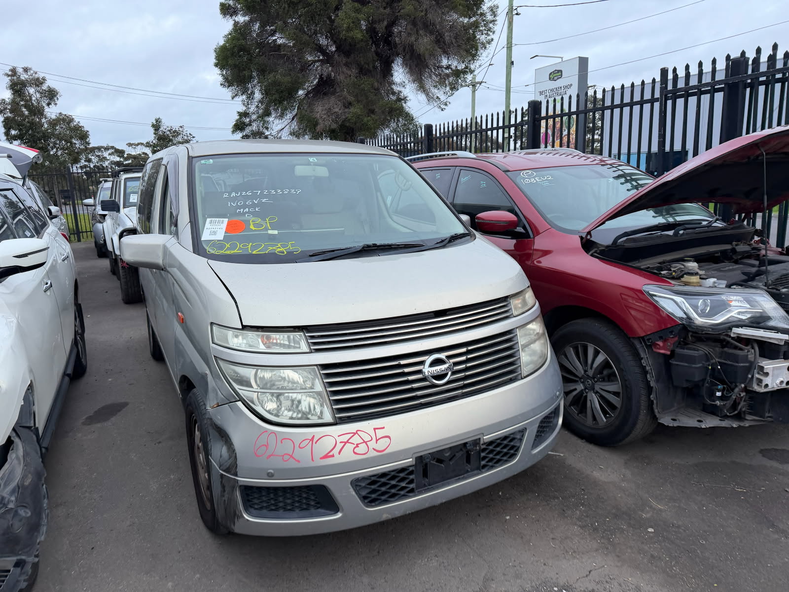 NISSAN ELGRAND E51 VQ35 AUTO SILVER WRECKING