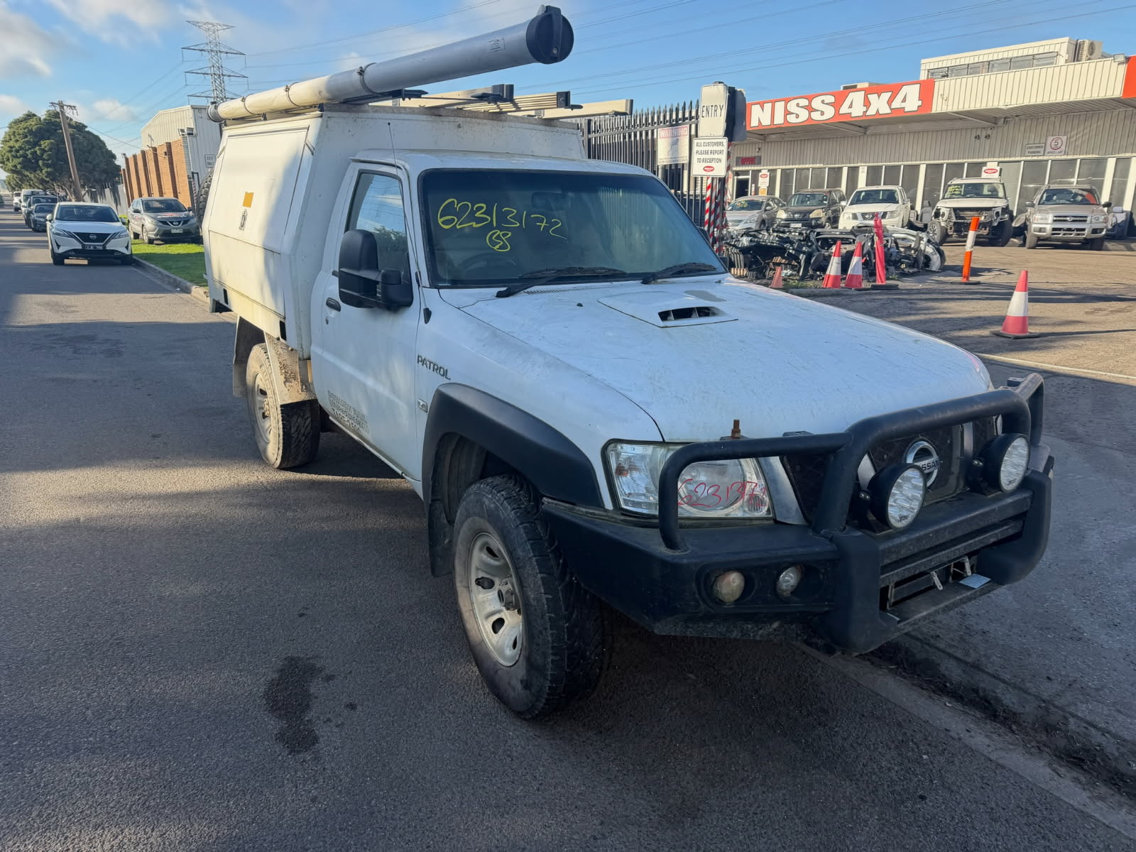 NISSAN PATROL Y61 GU UTE ZD30 TURBO DIESEL WHITE WRECKING