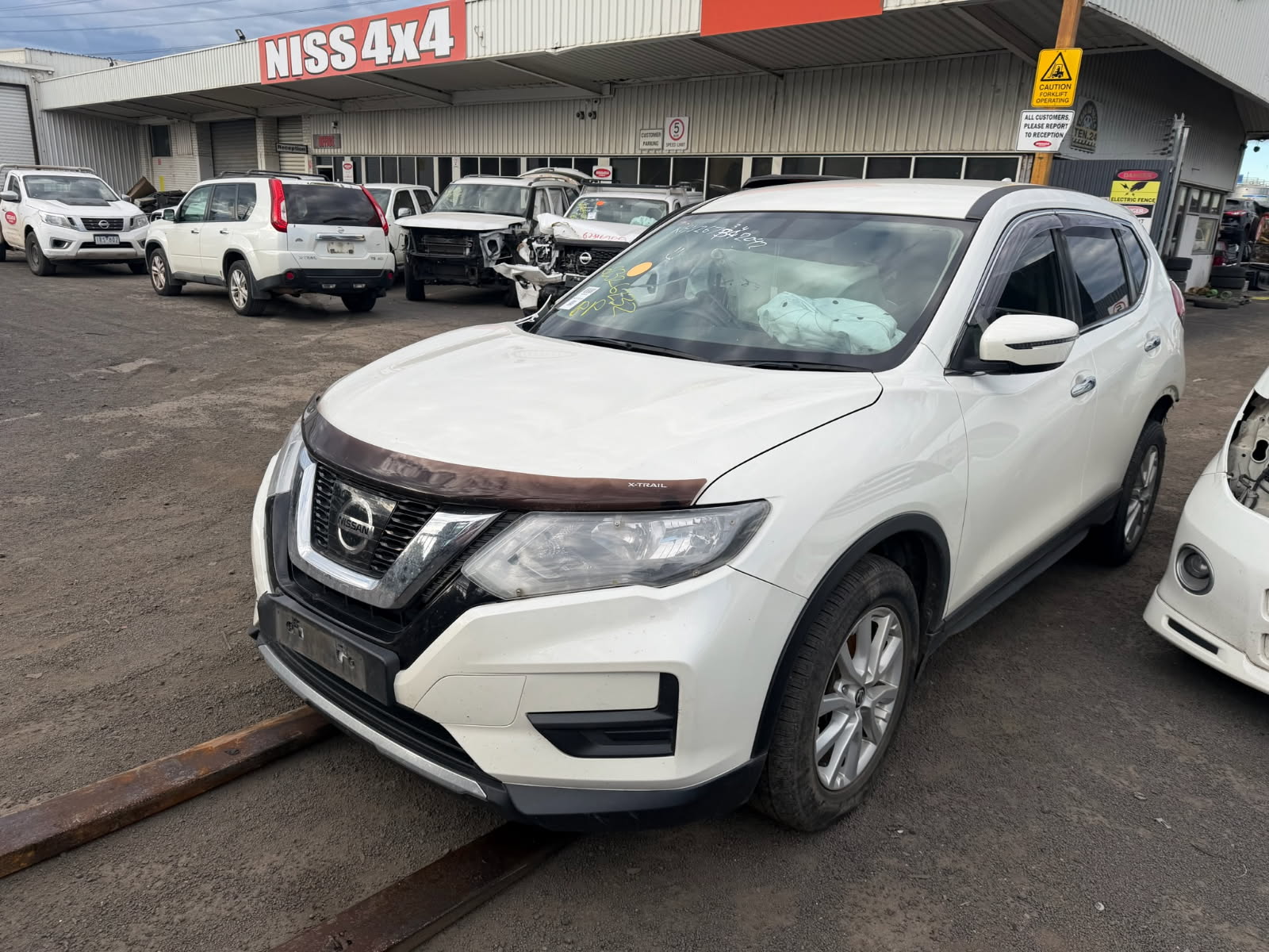 NISSAN X-TRAIL T32 QR25 AUTO WHITE 2019 WRECKING
