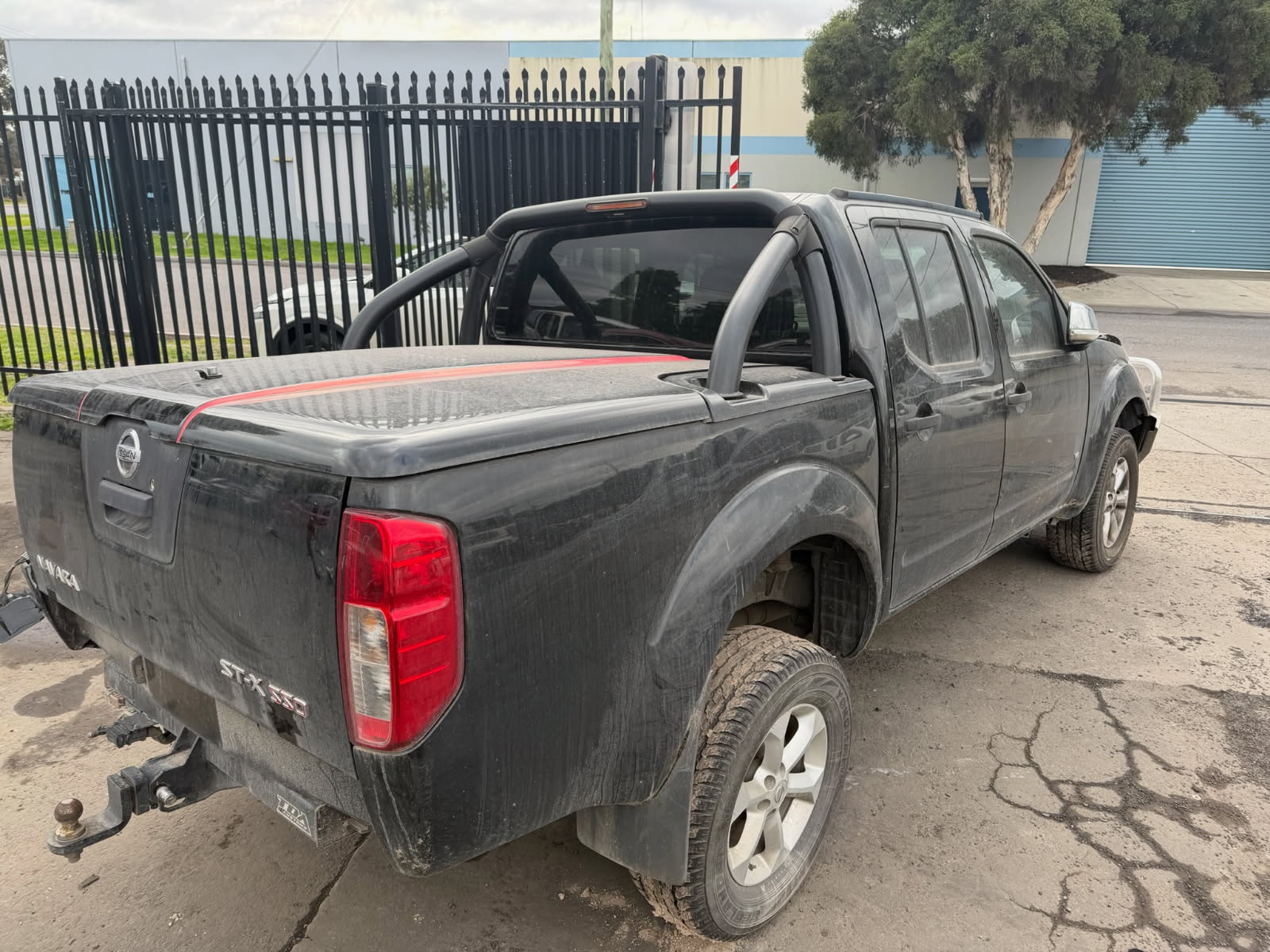 NISSAN NAVARA D40 ST-X 550 V9X V6 TURBO DIESEL BLACK WRECKING