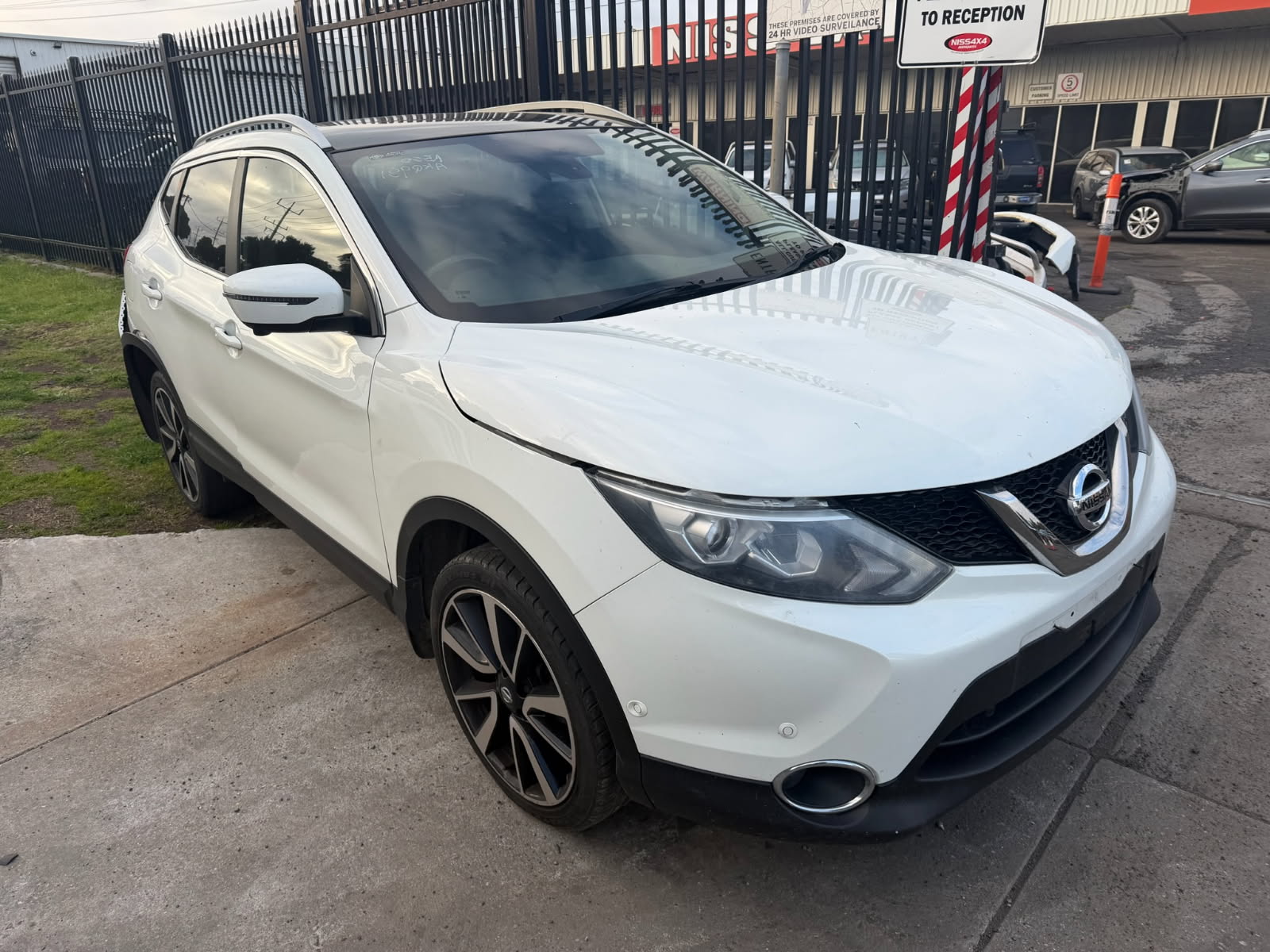 NISSAN QASHQAI J11 Ti MR20 AUTO WHITE 2016 WRECKING