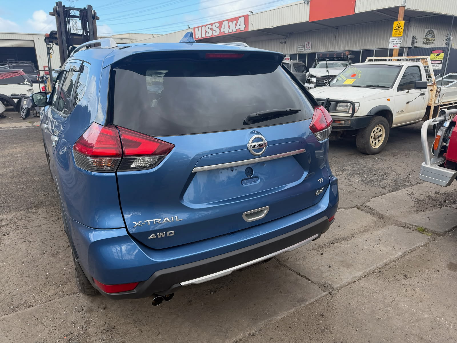 NISSAN X-TRAIL T32 Ti 4X4 QR25 AUTO BLUE 2019 WRECKING