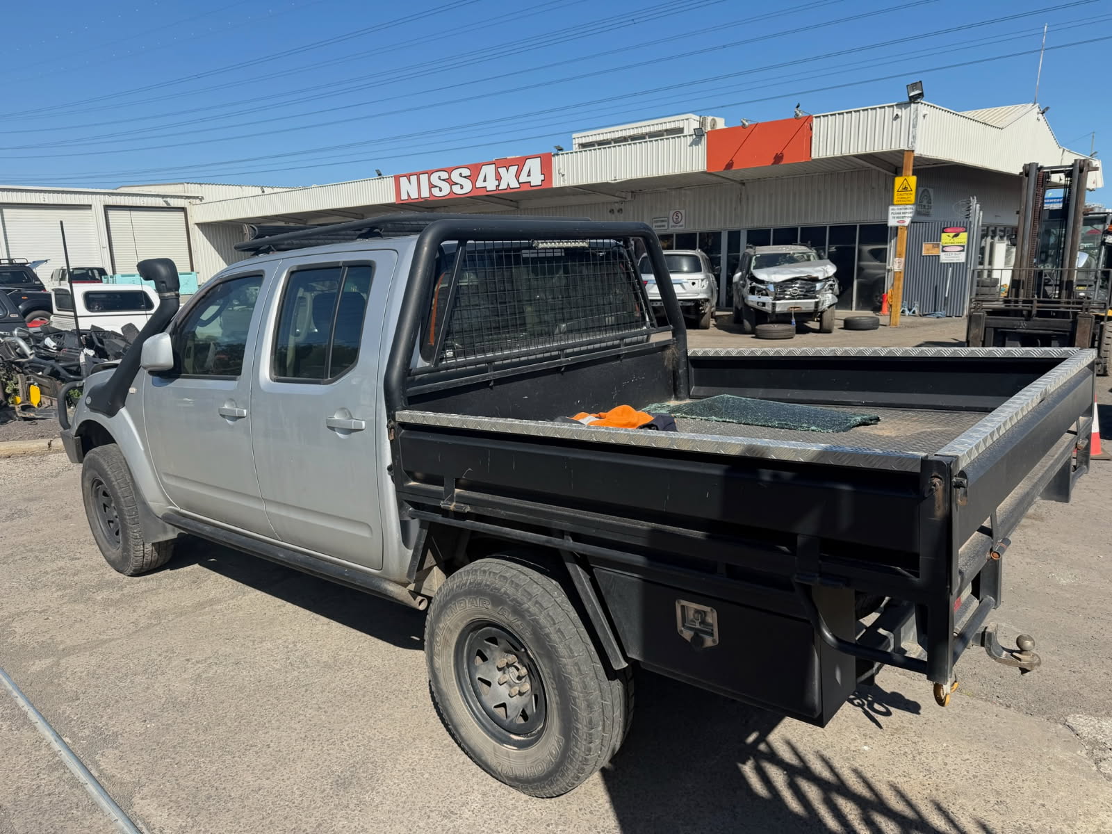 NISSAN NAVARA D40 MNT THAI DIESEL YD25 SILVER TRAY WRECKING