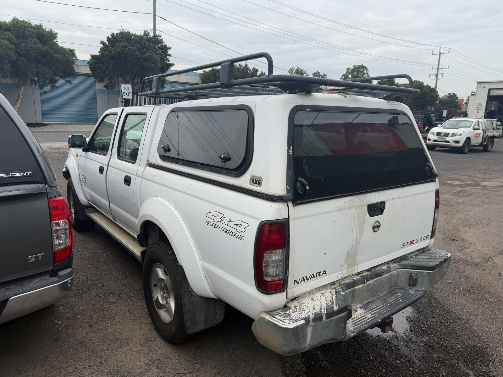 NISSAN NAVARA D22 YD25 TURBO DIESEL WHITE CANOY WRECKING