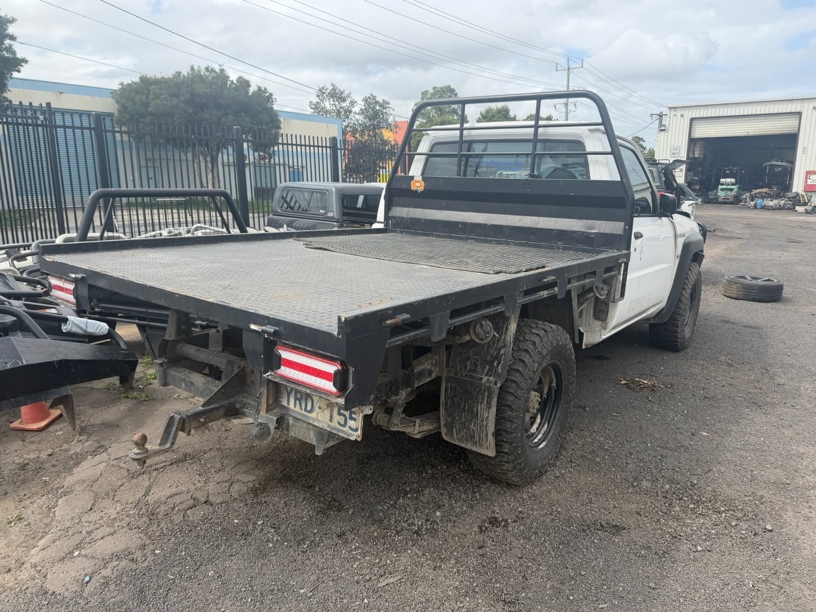 NISSAN PATROL Y61 GU LEAF UTE ZD30 CR DIESEL STEEL TRAY 2011 WRECKING