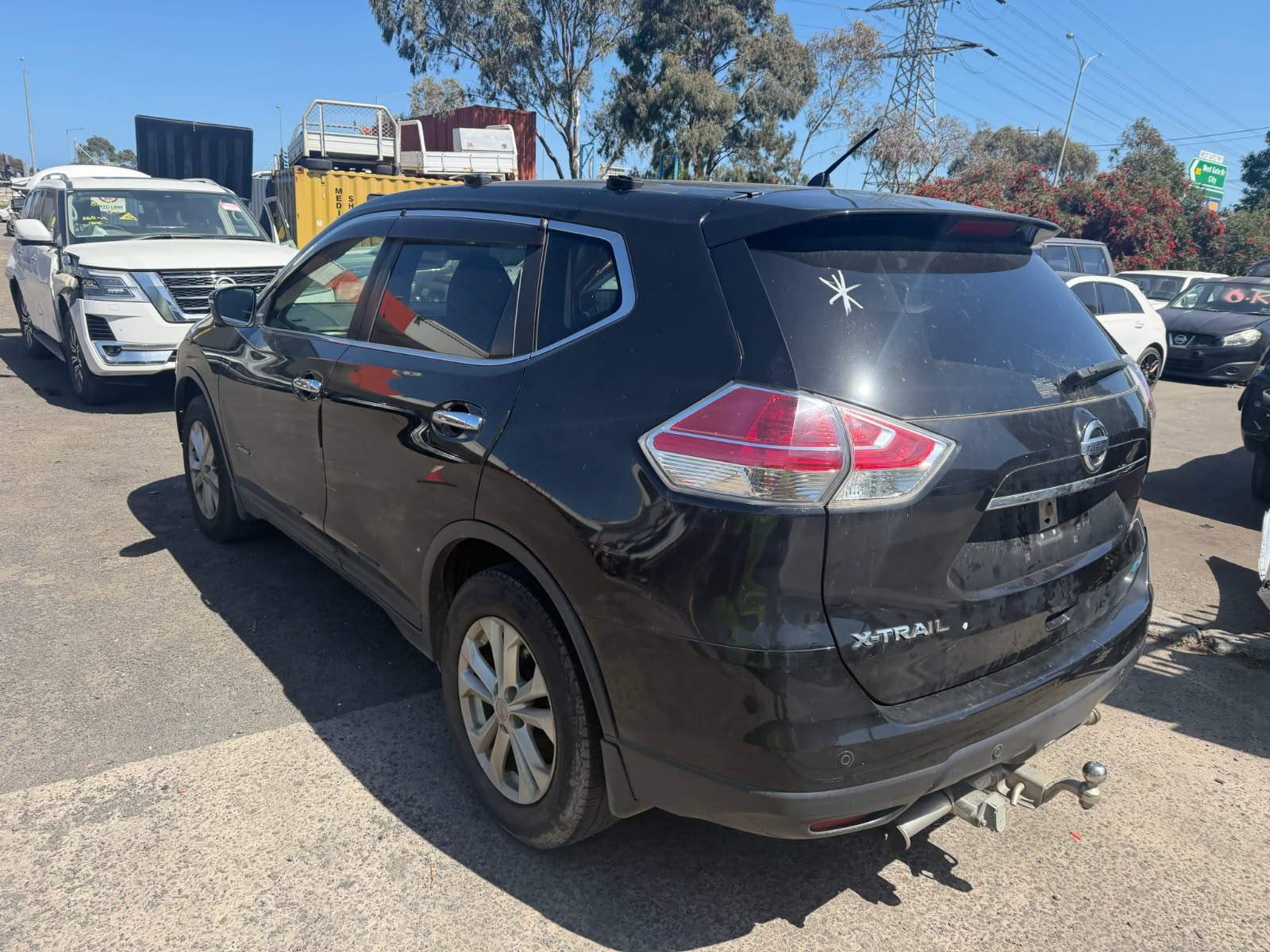 NISSAN X-TRAIL T32 HYBRID BLACK WRECKING