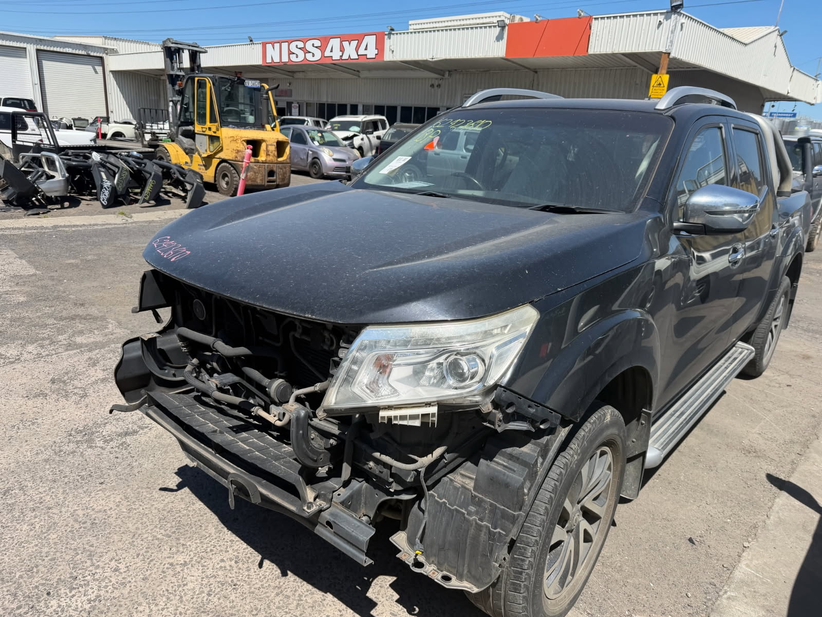 NISSAN NAVARA D23 NP300 ST-X YS23 TWIN TURBO DIESEL BLACK WRECKING