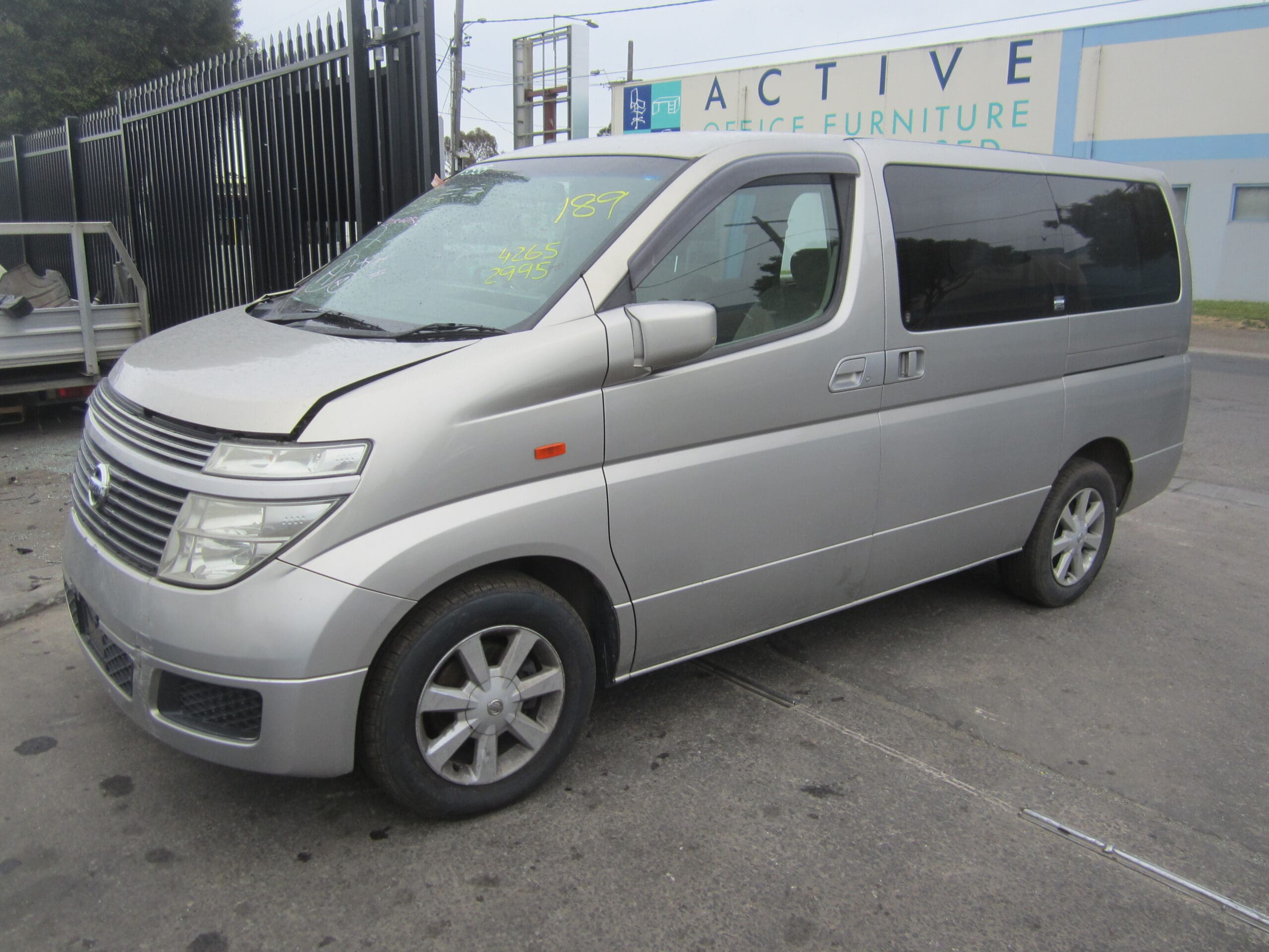 NISSAN ELGRAND E51 3.5 PETROL AUTO 2003 WRECKING