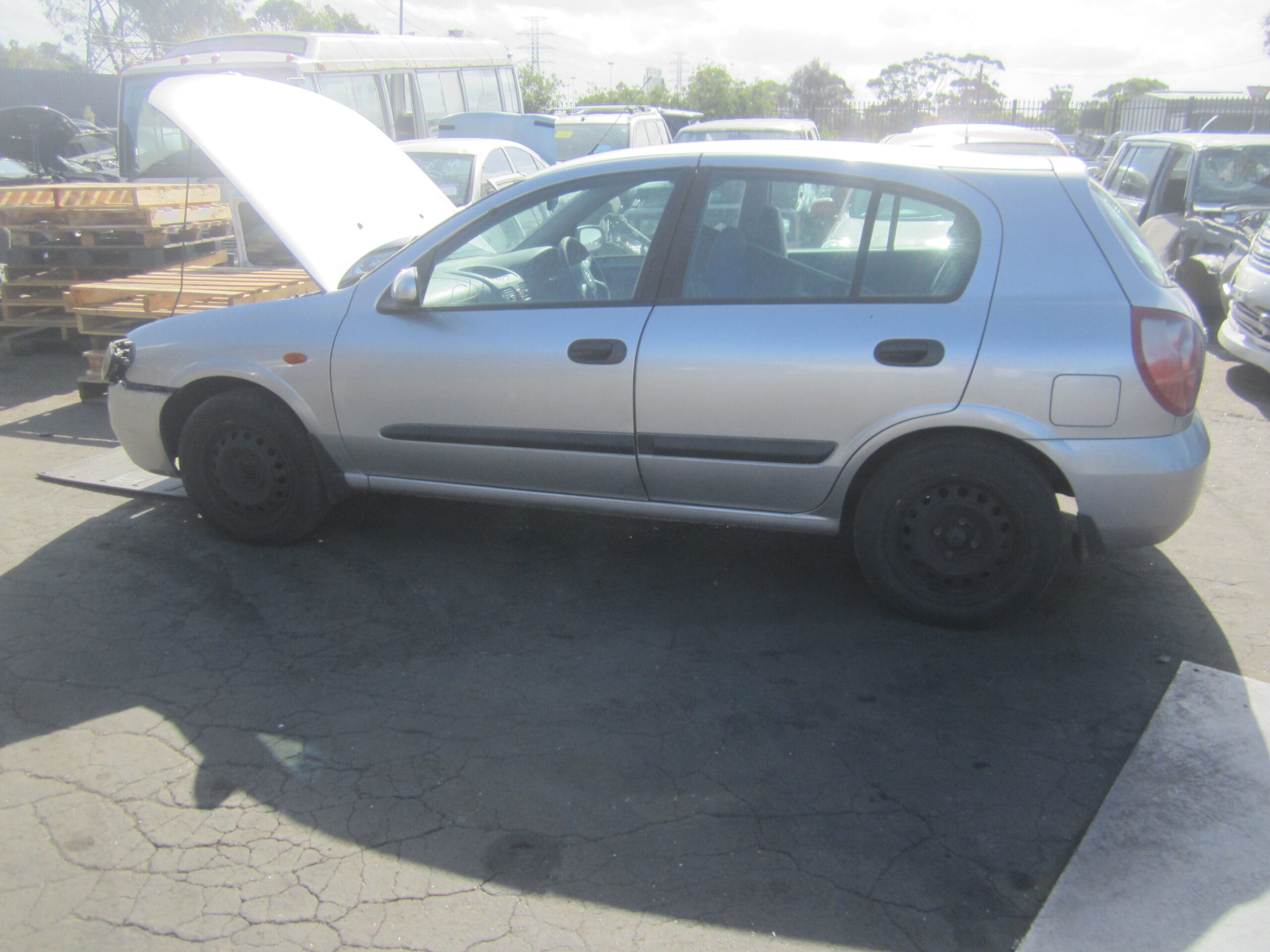 NISSAN PULSAR N16 HATCH 1.8 2003 WRECKING