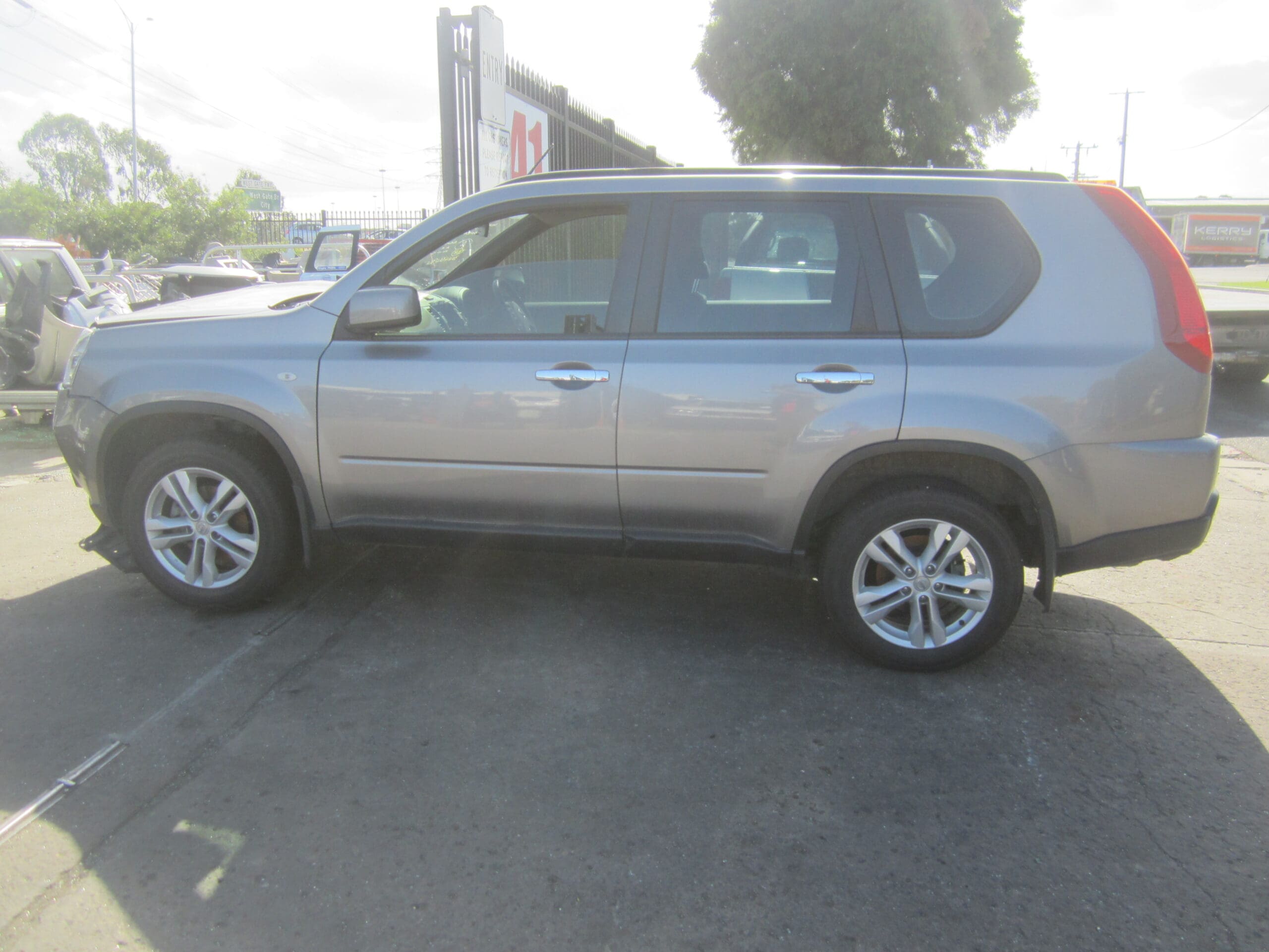 NISSAN XTRAIL T31 2.5 PETROL AUTO 2011 WRECKING