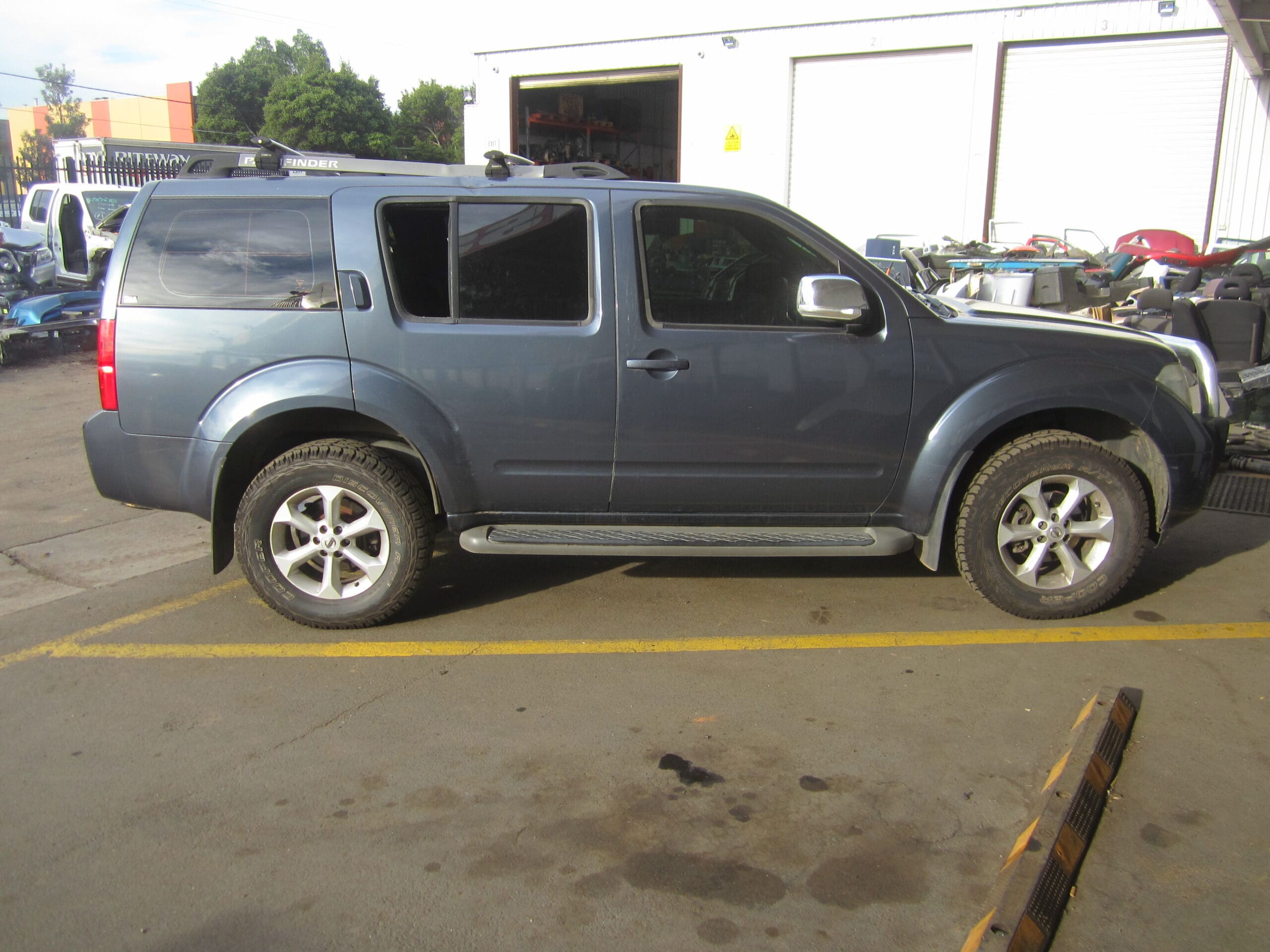 NISSAN PATHFINDER R51 STL YD25 TURBO DIESEL 2009 WRECKING