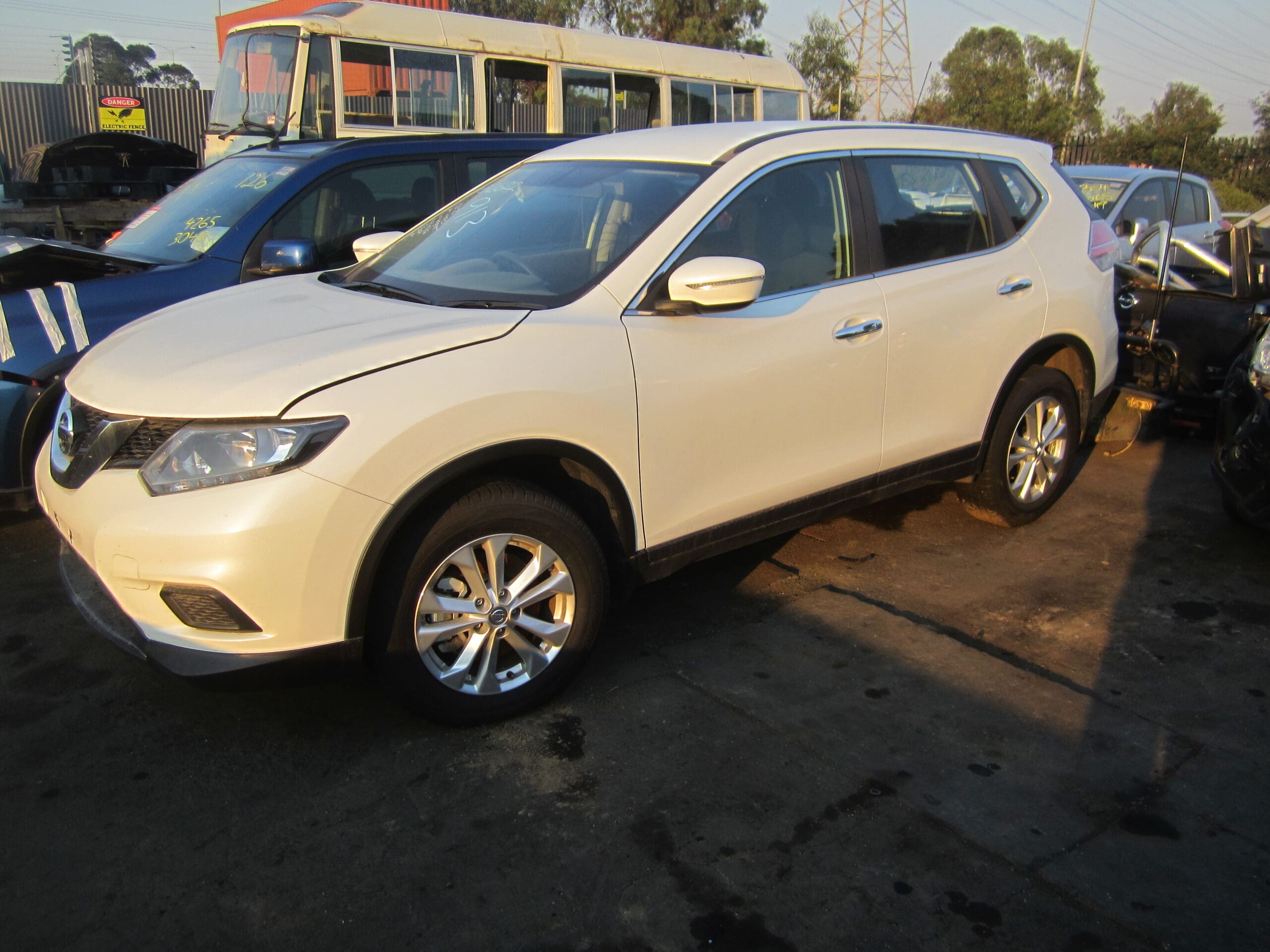 NISSAN X-TRAIL T31 PETROL AUTO 2016 WRECKING