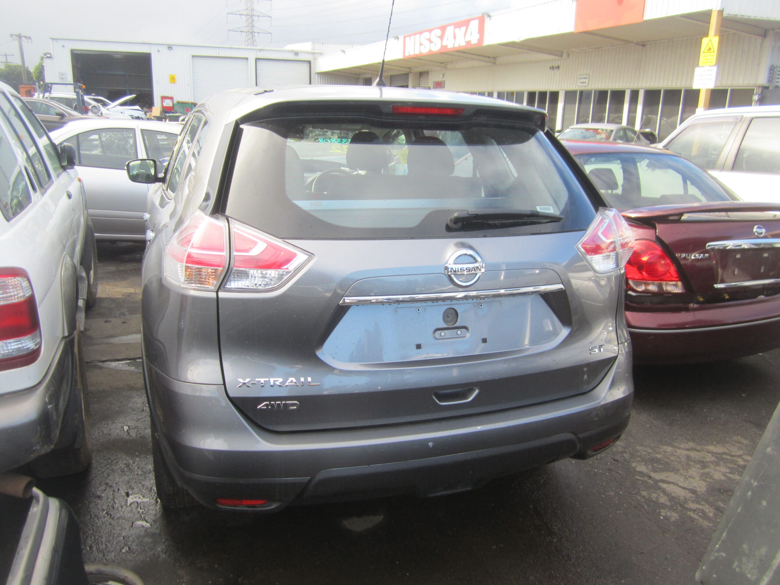 NISSAN X-TRAIL T32 ST PETROL AUTO 2015 WRECKING