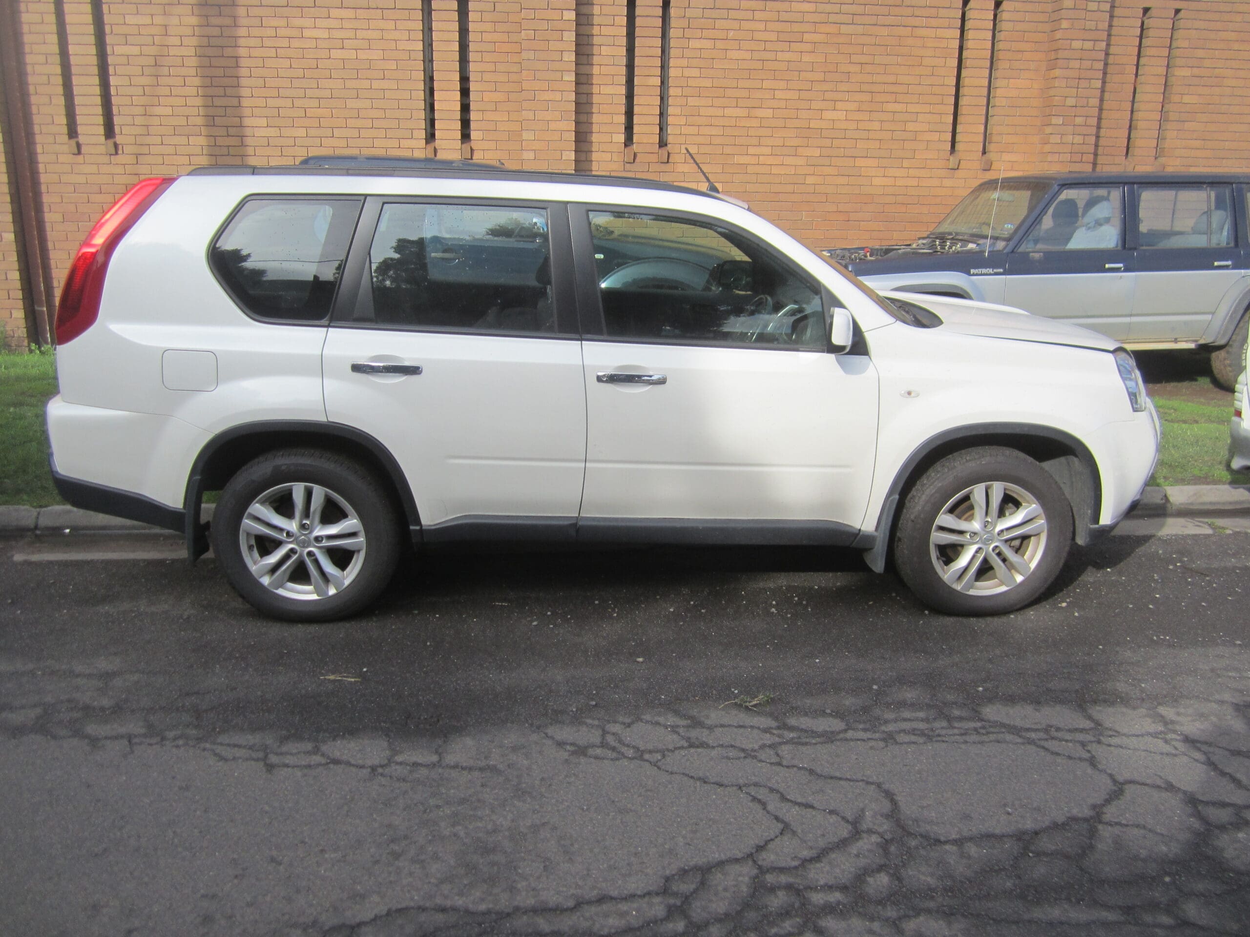 NISSAN X-TRAIL T31 PET 4WD 2012 WRECKING