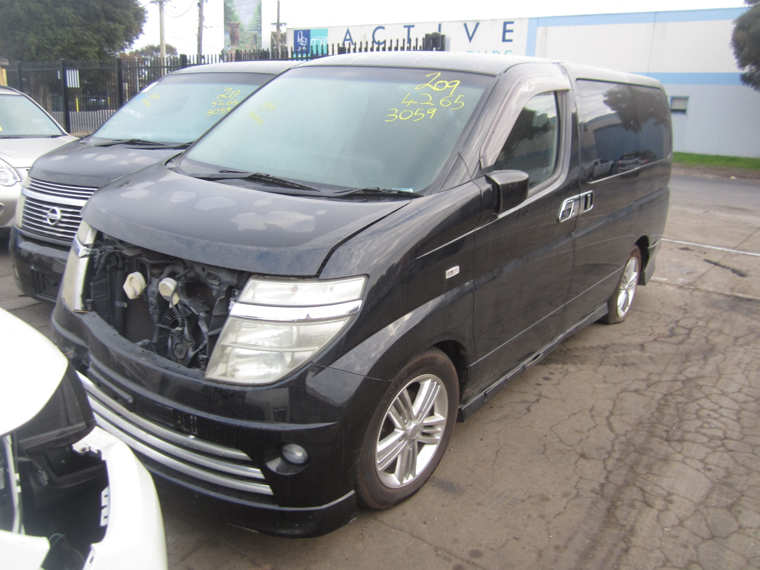 NISSAN ELGRAND E51 RIDER VQ35 PETROL AUTO 2004 WRECKING