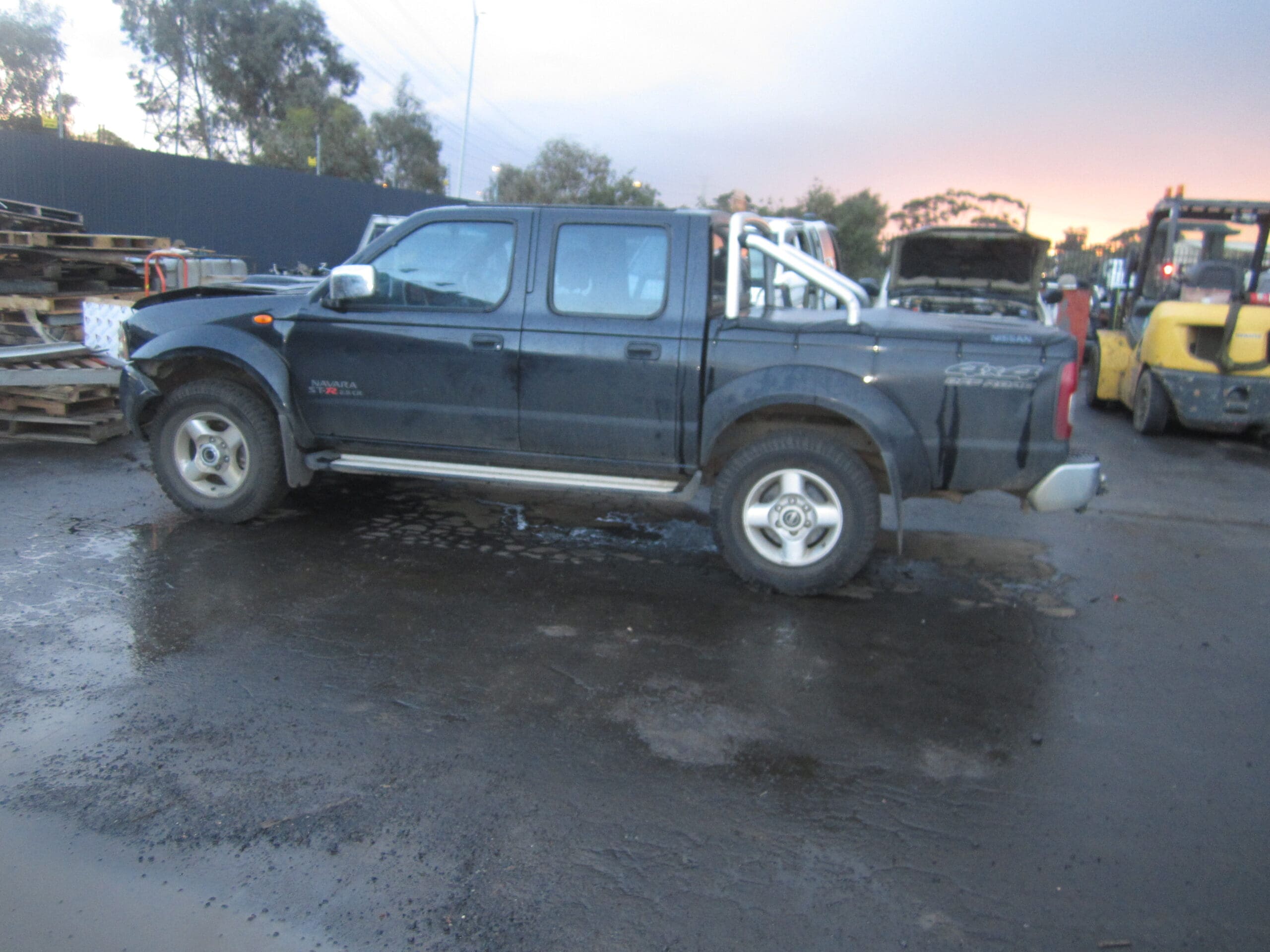 NISSAN NAVARA D22 ST-R YD25 TURBO DIESEL 2009 WRECKING