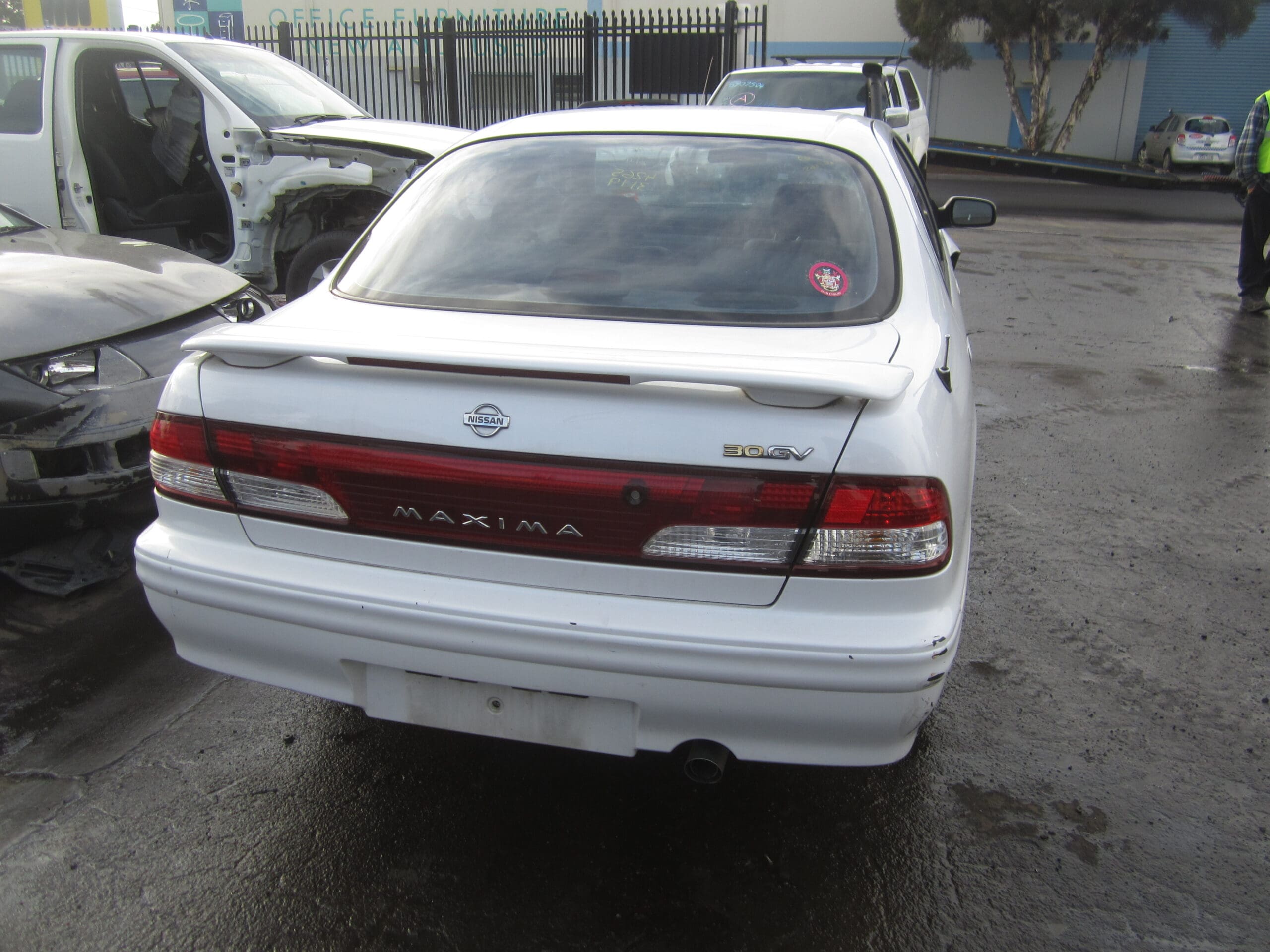 NISSAN MAXIMA A32 V6 3L 1997 WRECKING