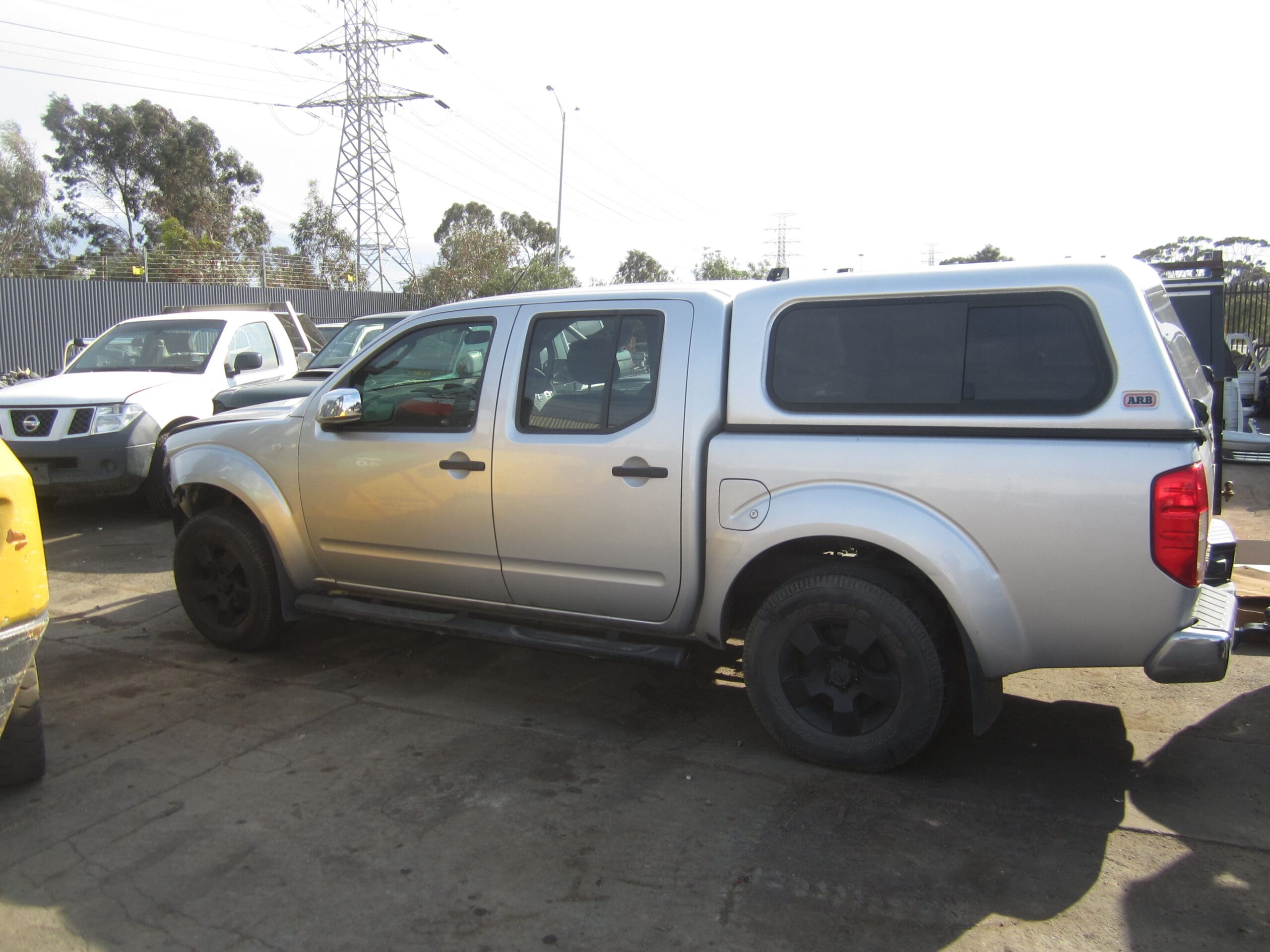 NISSAN NAVARA D40 SPAIN ST-X 2WD VQ40 PETROL 2008 WRECKING
