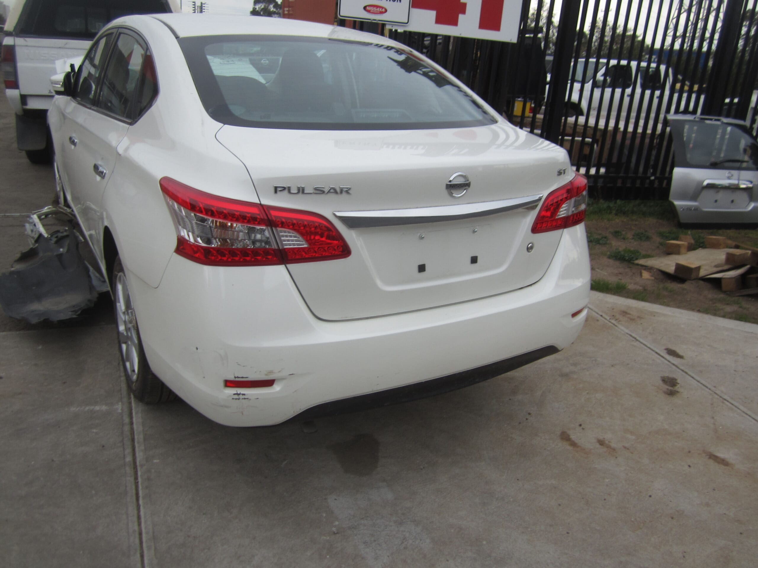 NISSAN PULSAR B17 ST HATCH 2014 WRECKING