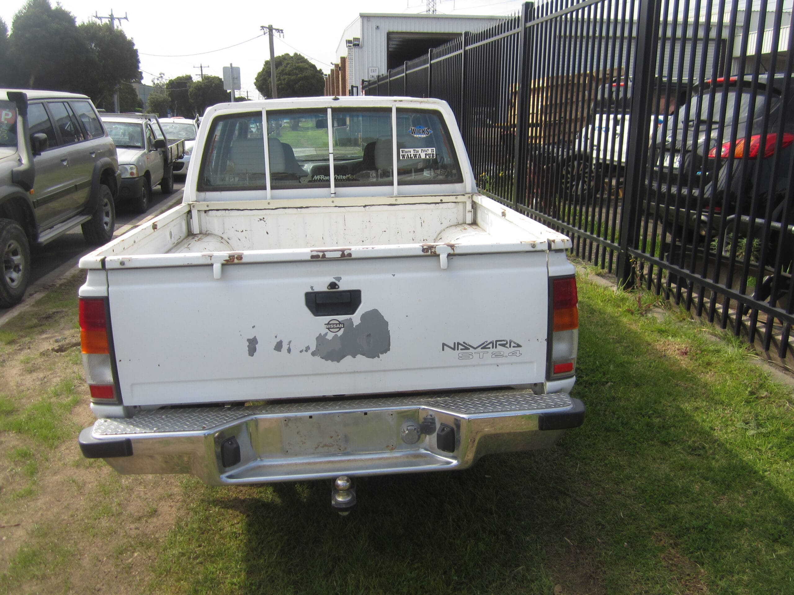 NISSAN NAVARA D22 PETROL 2.4 4X4 1999 WRECKING