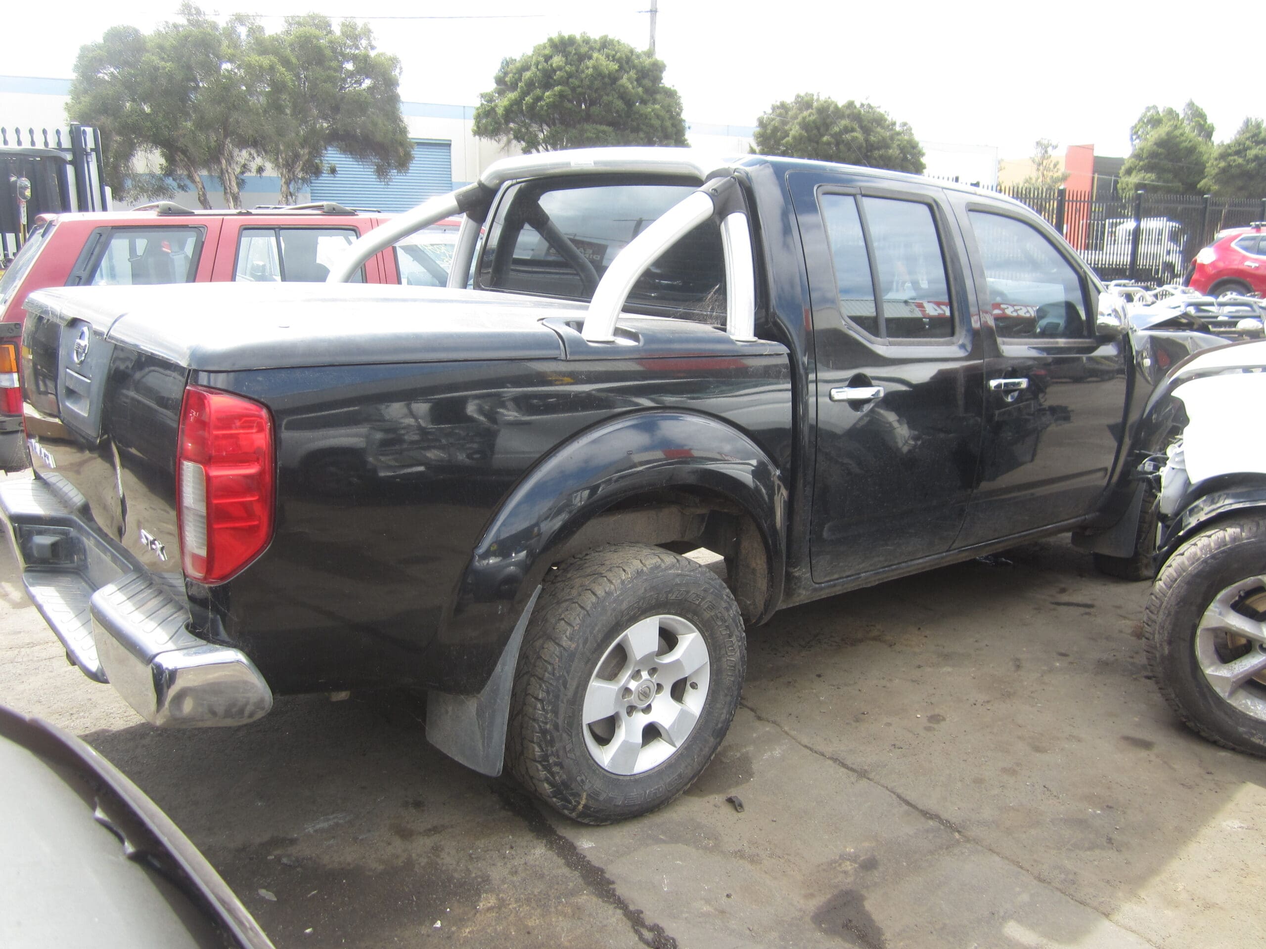 NISSAN NAVARA D40 VSK ST-X YD25 DIESEL MAN 2010 WRECKING