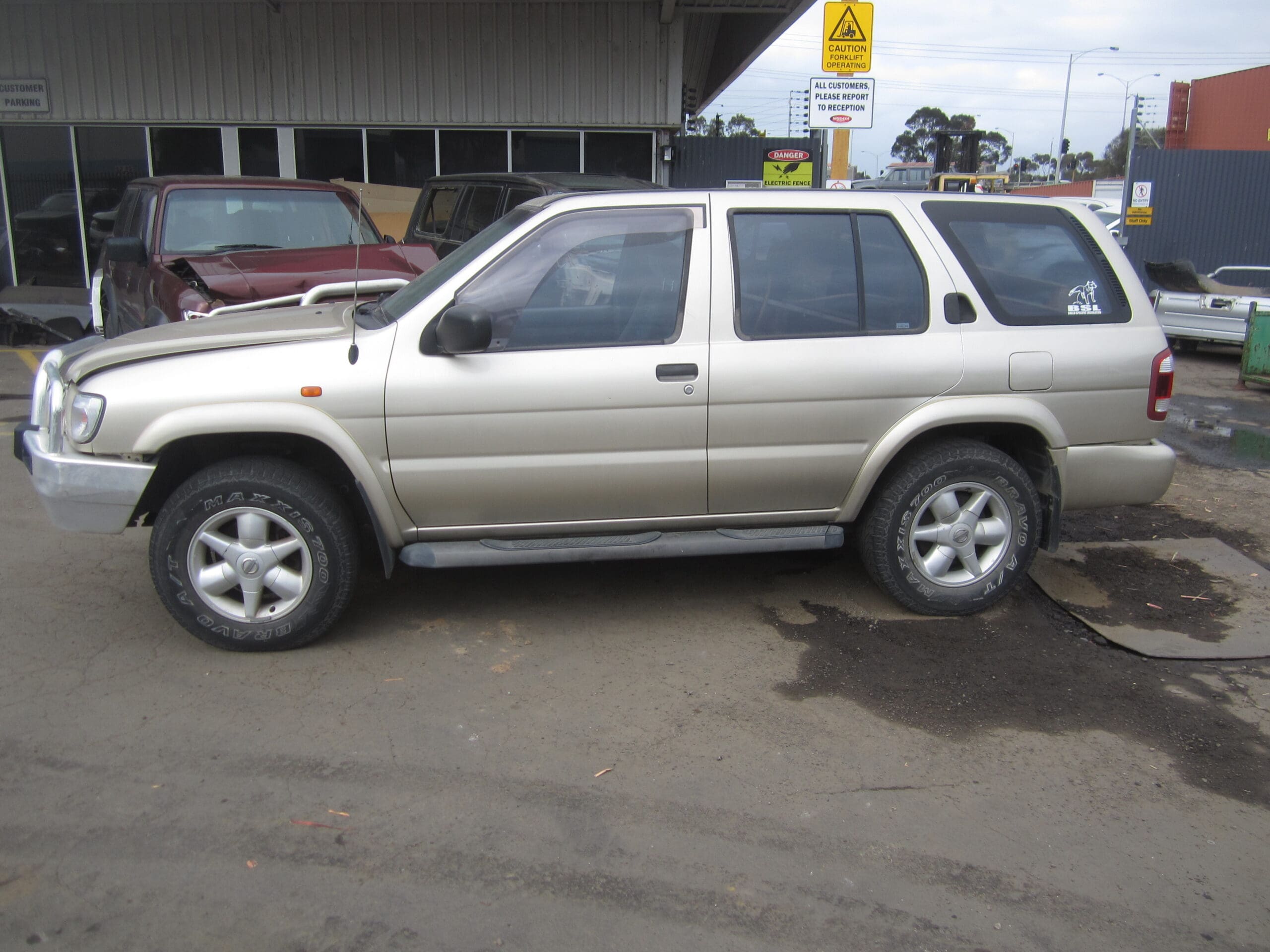 NISSAN PATHFINDER R50 V6 3.3 AUTO 2000 WRECKING
