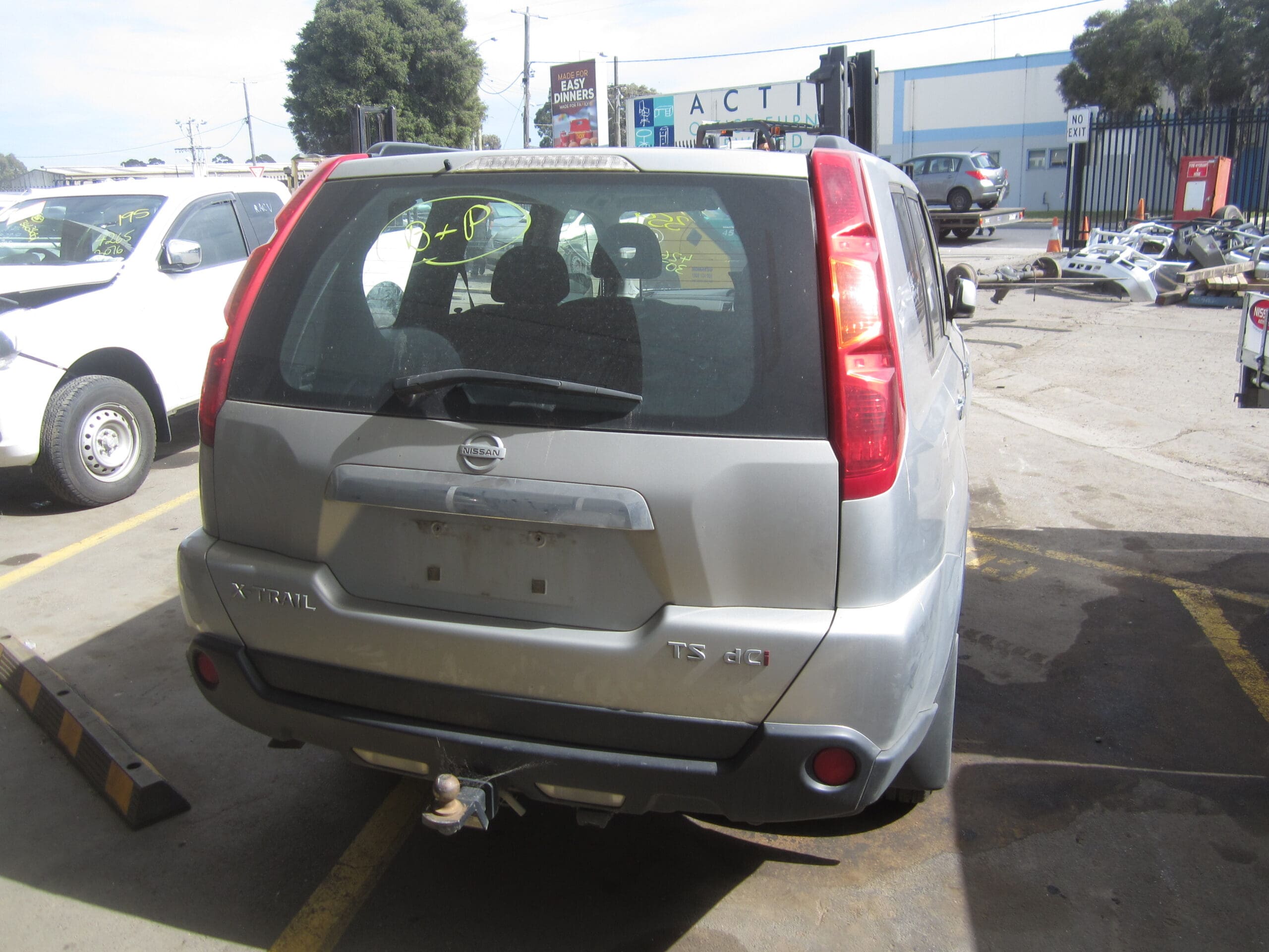 NISSAN X-TRAIL T31 TS DIESEL M9R MANUAL 2009 WRECKING