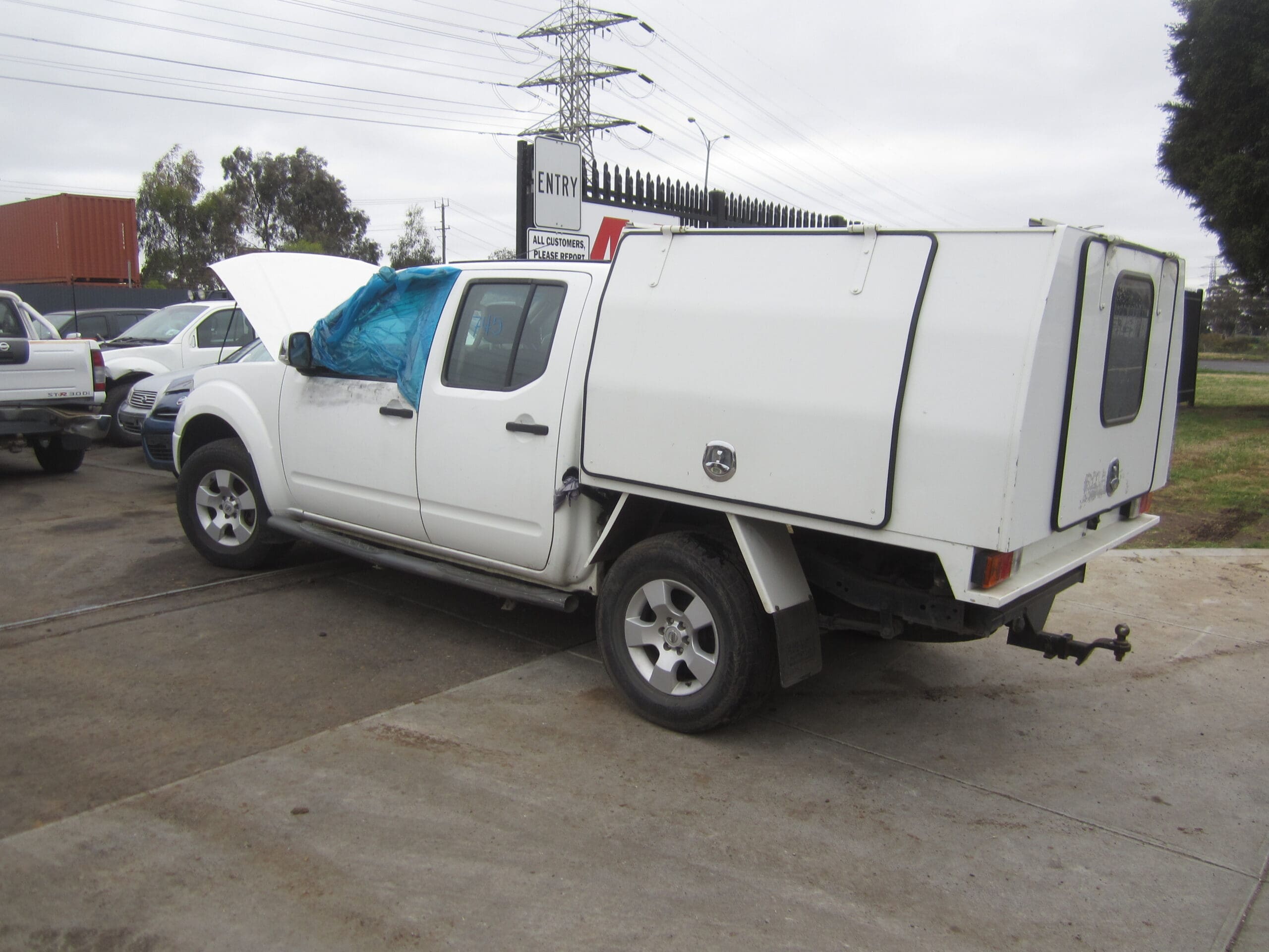 NISSAN NAVARA D40 VSK SPAIN YD25 DIESEL 2009 WRECKING