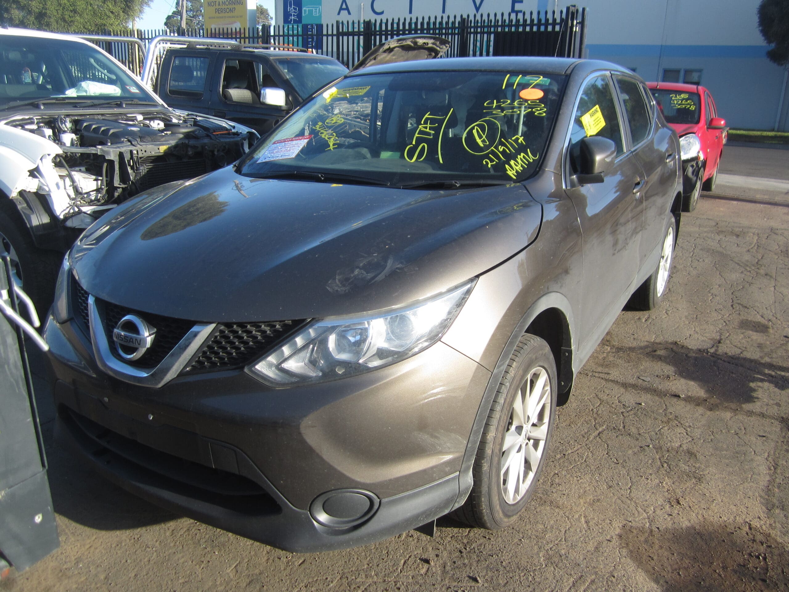 NISSAN QASHQAI J11 ST PETROL AUTO 2015 WRECKING